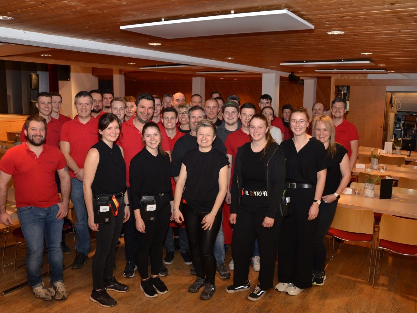 Die Feuerwehr-Crew sorgte für Wohlbefinden und tolle Stimmung. Die Feuerwehr-Crew sorgte für Wohlbefinden und tolle Stimmung.
