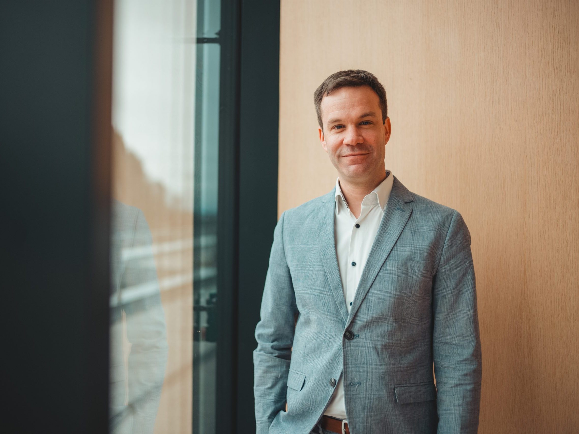 Florian Themeßl-Huber, Bürgermeister von Nüziders, setzt auf Zusammenarbeit, nachhaltige Entwicklung und eine starke Gemeinschaft.