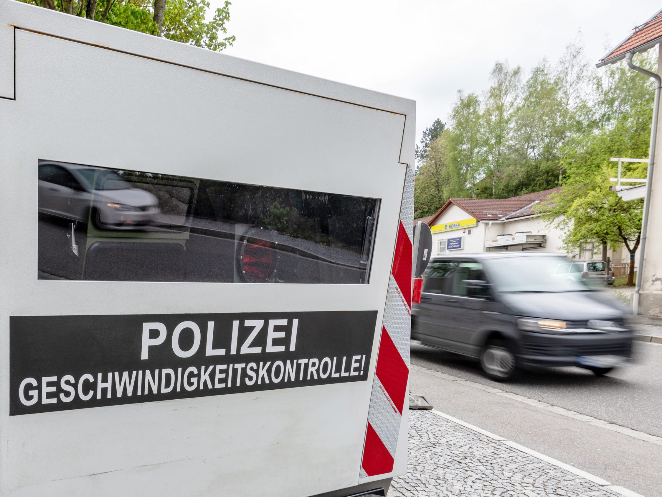 Ein Großteil der Fahrzeugführer sei sich über die Folgen eines Kontrollverlustes des Wagens nicht bewusst. Ein Großteil der Fahrzeugführer sei sich über die Folgen eines Kontrollverlustes des Wagens nicht bewusst.
