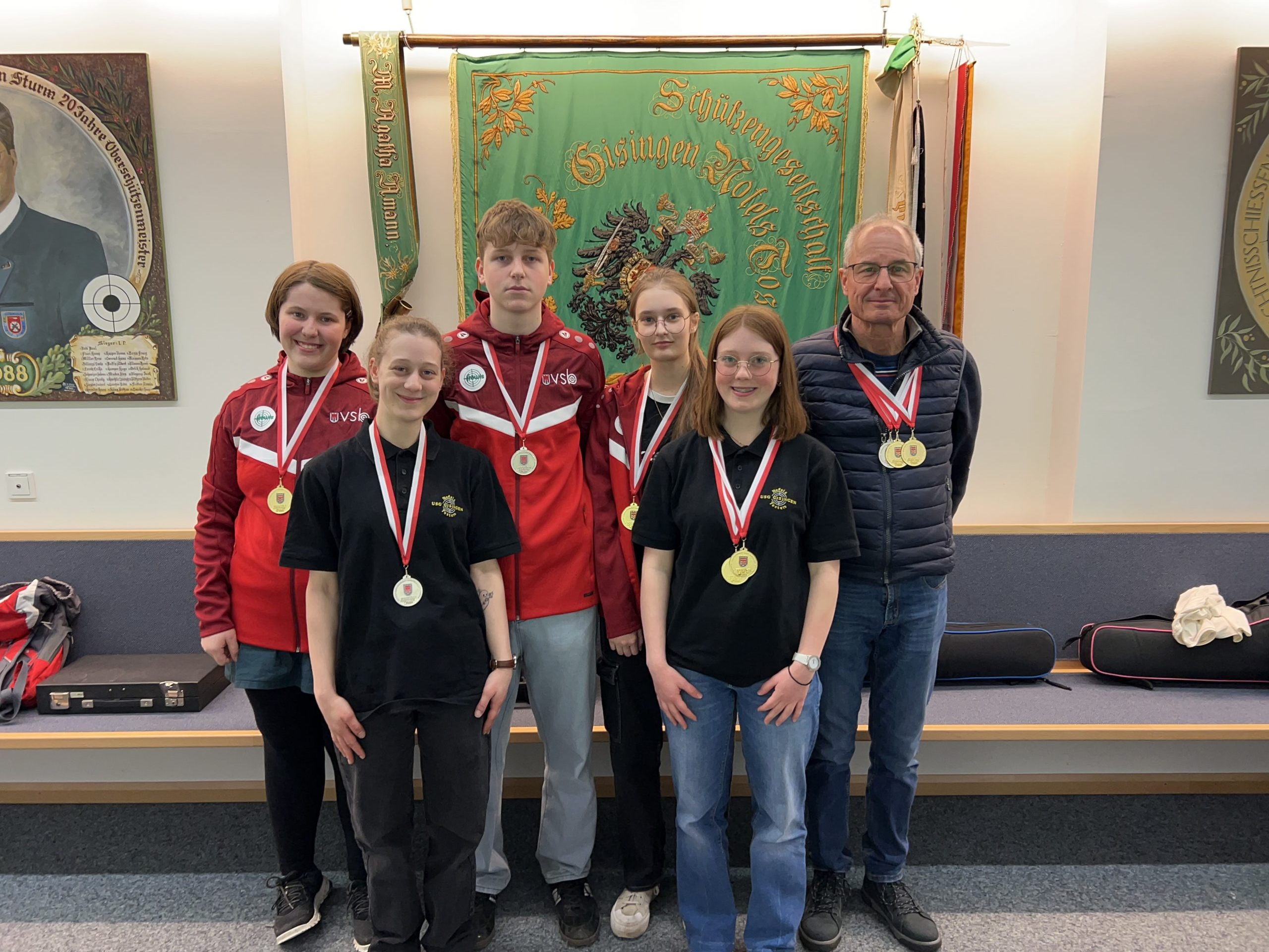 v.l.n.r. Gächter Paula, Hacker Johanna, Gassner Noah, Frei Emma, Hacker Maria, Nägele Hubert