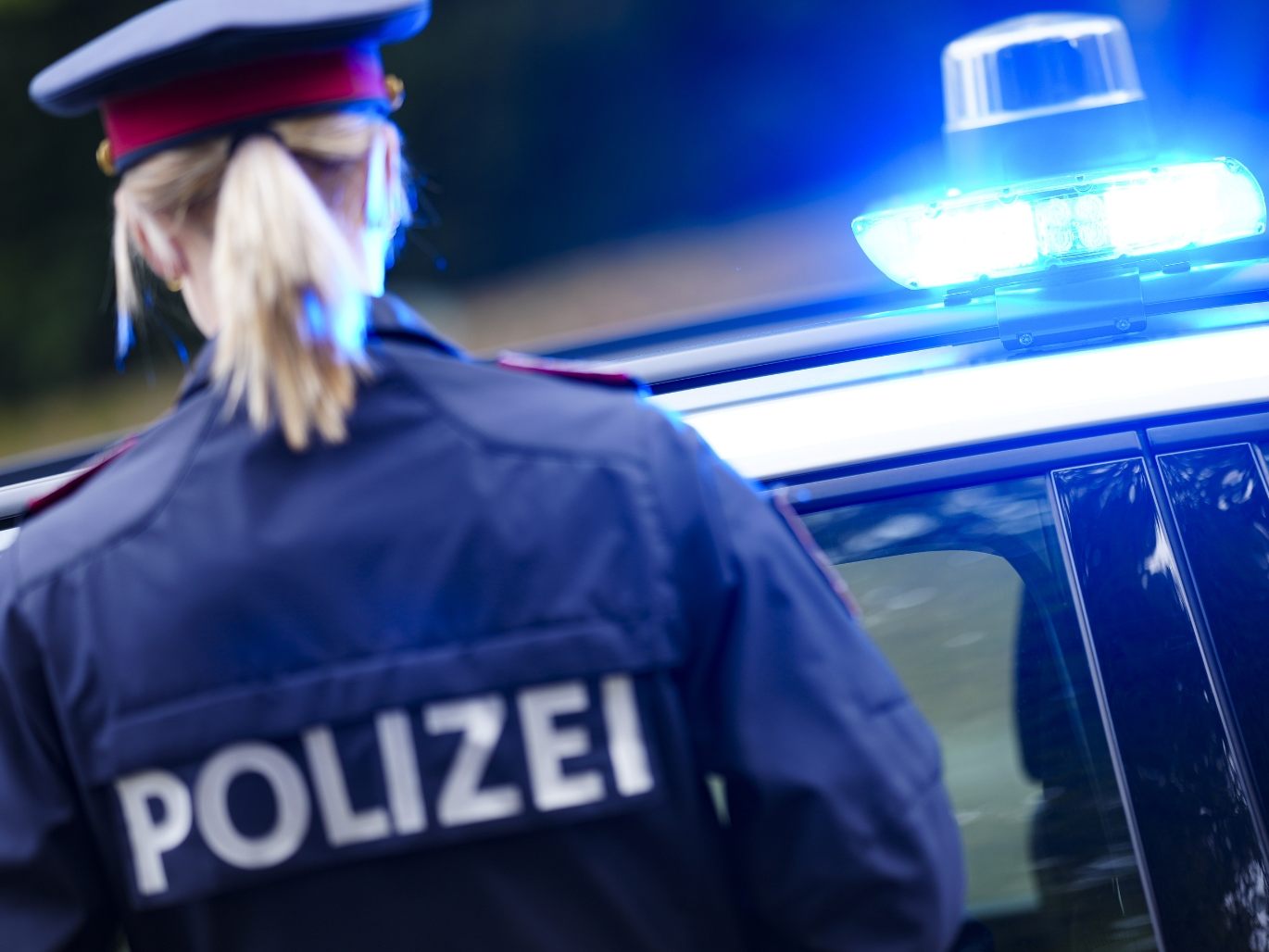 In Hard brannte ein Altpapiercontainer - Die Polizei ermittelt. (Symbolbild)
