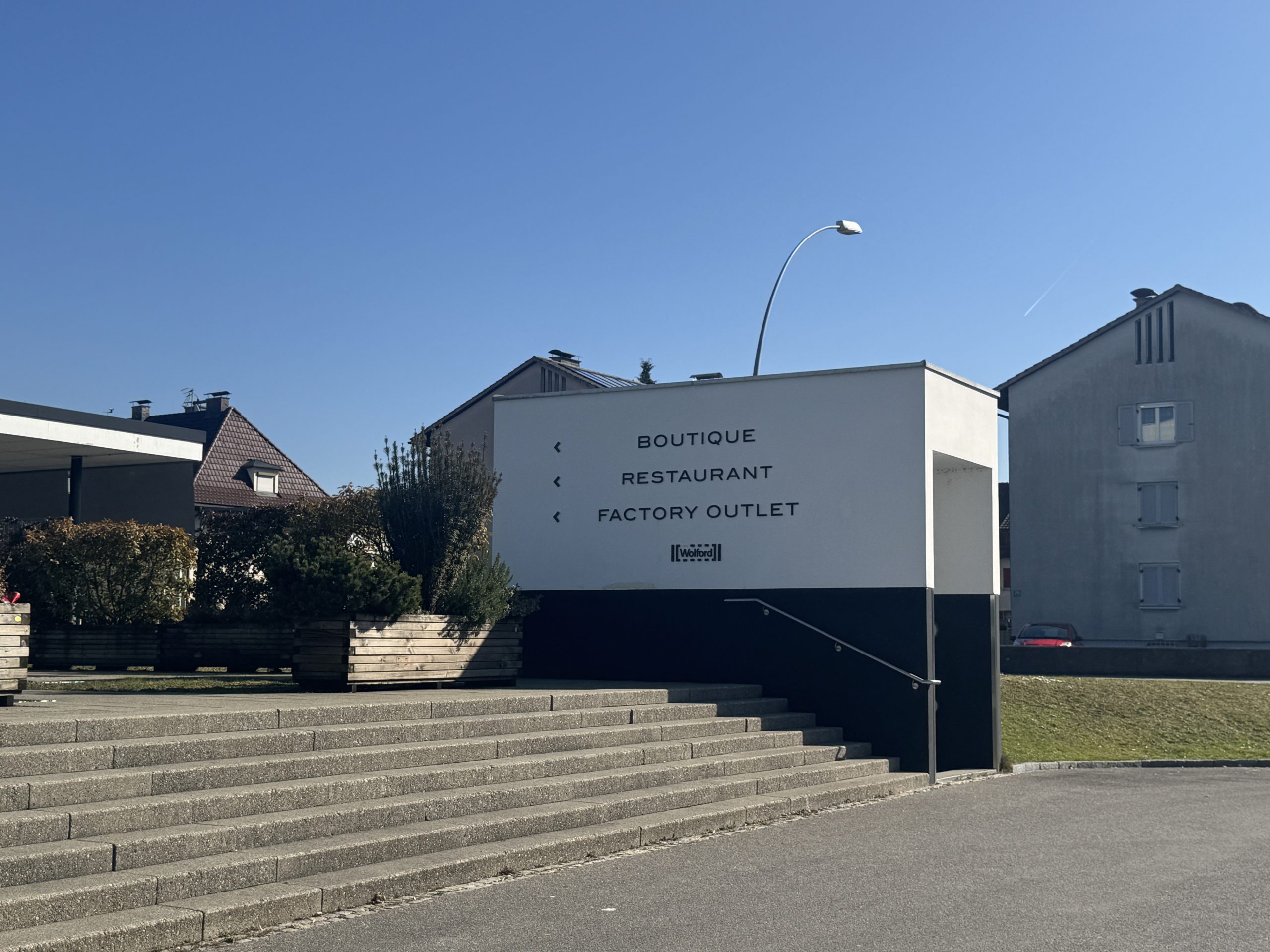 Das WOW befand sich direkt neben der Boutique.