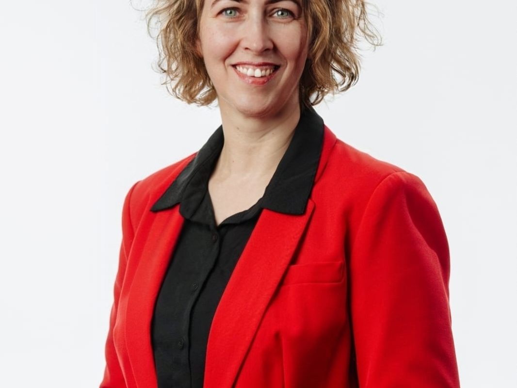 Angelika Mayr, Bürgermeisterkandidatin für Gaißau, setzt auf neue Impulse, soziale Gerechtigkeit und eine starke Gemeinschaft. Angelika Mayr, Bürgermeisterkandidatin für Gaißau, setzt auf neue Impulse, soziale Gerechtigkeit und eine starke Gemeinschaft.