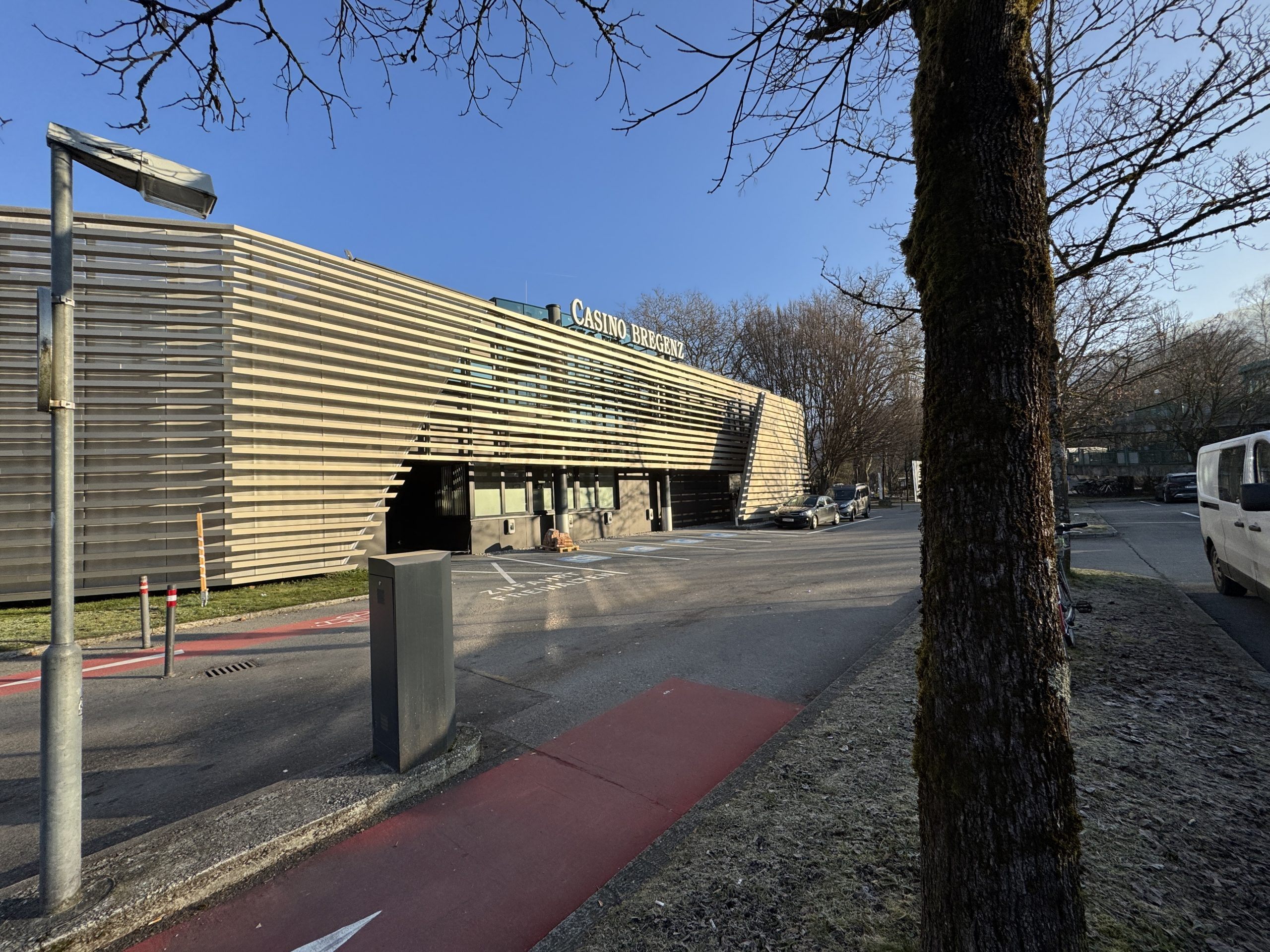 Geld aus Casion geraubt