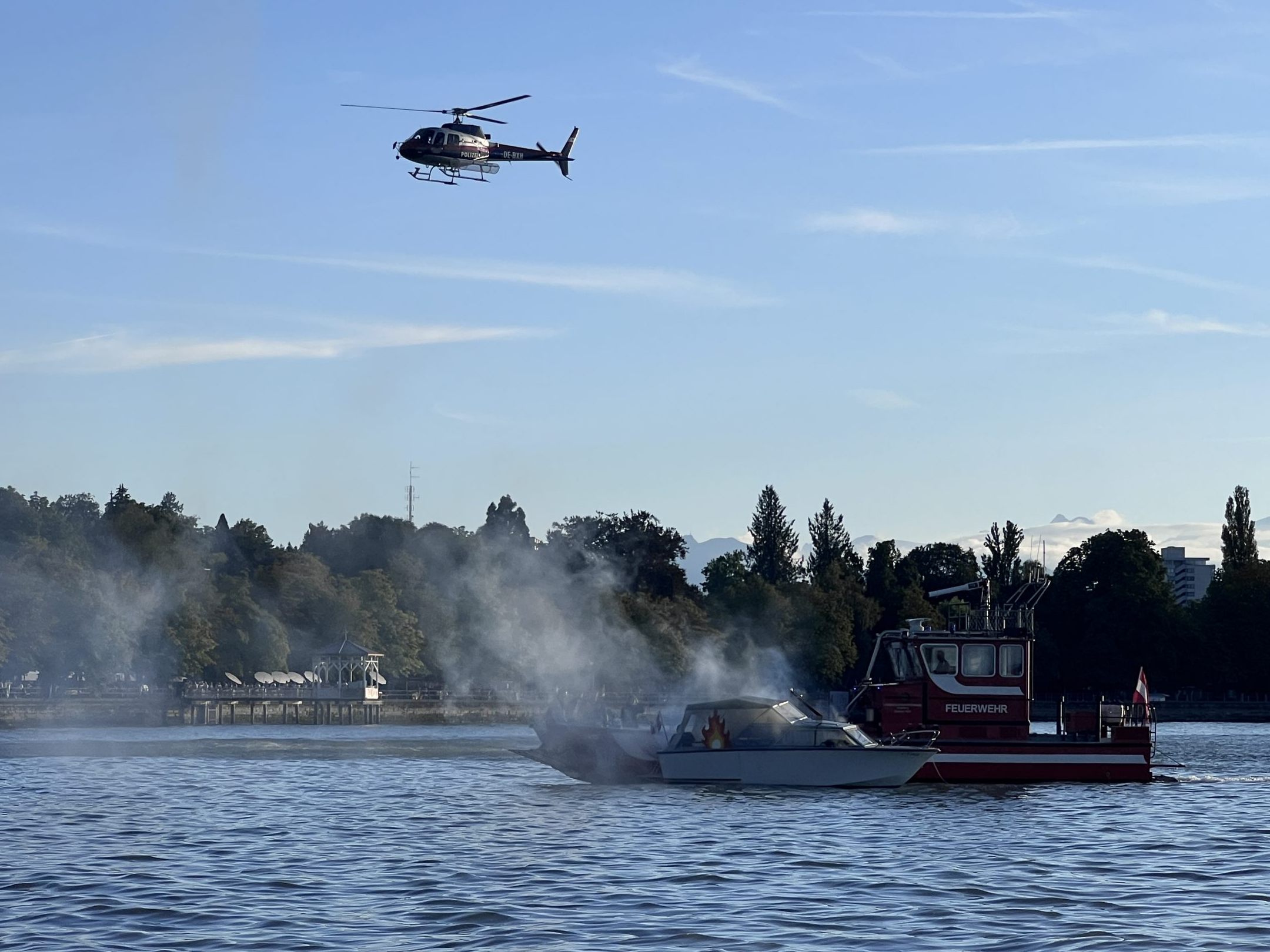 Insgesamt 464 Personen haben die Wasserschutzpolizeien der Bodenseeanrainer (im Bild die Wasserpolizei Hard bei einer Übung) im vergangenen Jahr aus Seenot gerettet.