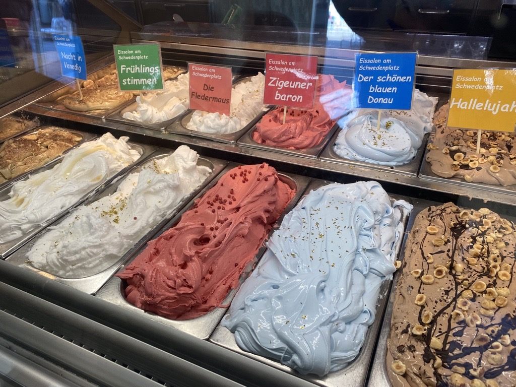 Johann Strauss mischt auch im Eisgeschäft mit.