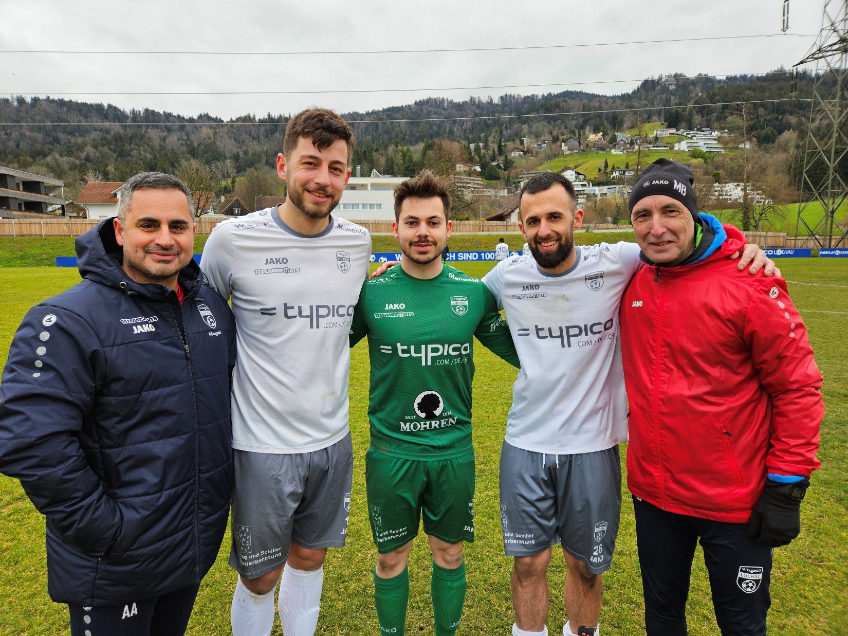 Mit viel Elan und großer Motivation in die Frühjahrsmeisterschaft: Aydin Akdeniz (TR), Kapitän Fabio Feldkircher, Tormann Sandro Eichhübl, Neuerwerbung Kristijan Dulabic und Marco Bologna (CO).