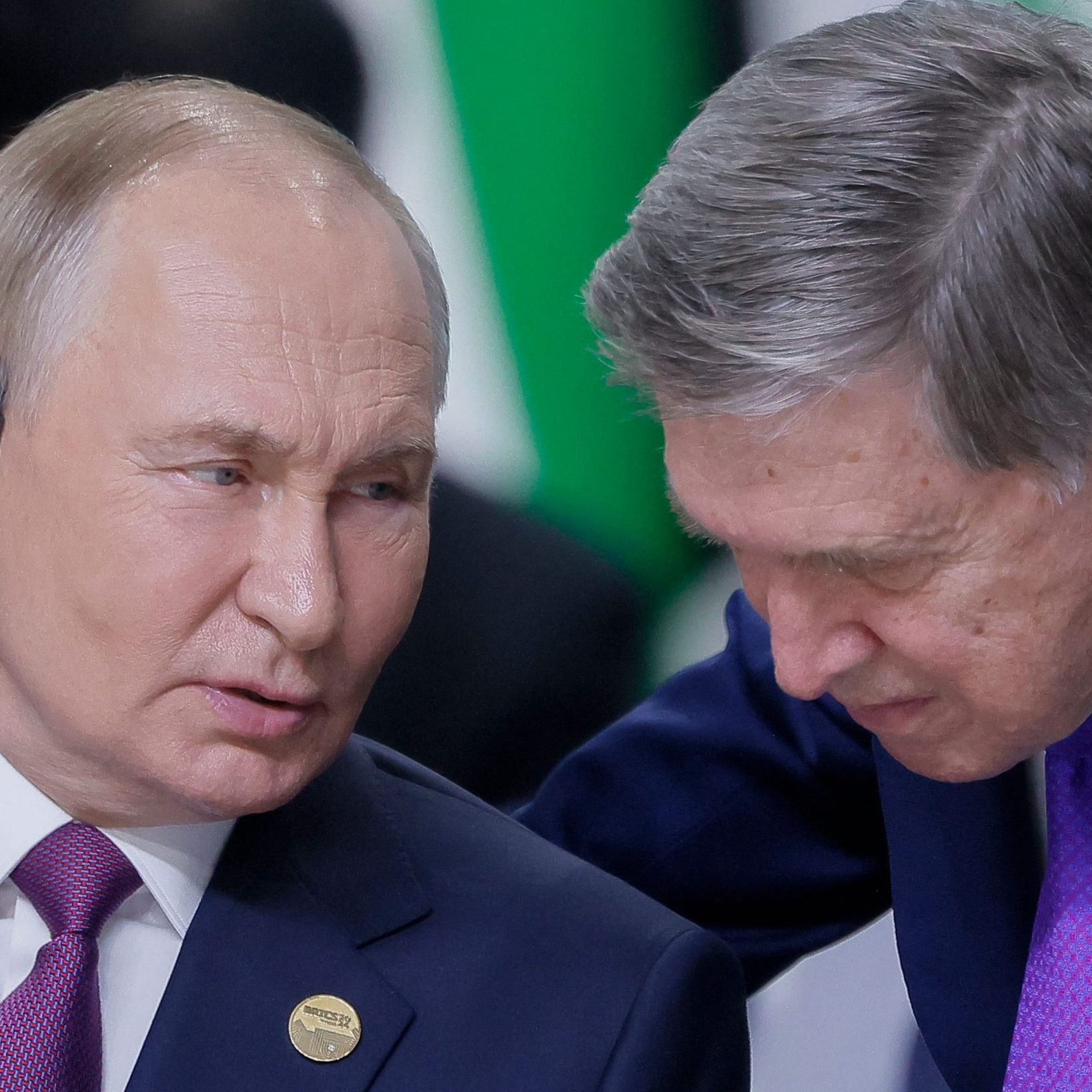 Die Kritik von Uschakow (r.) kam bevor US-Unterhändler am Donnerstag in Moskau mit Kiew akkordierten Vorschlag für Waffenruhe vorstellen.