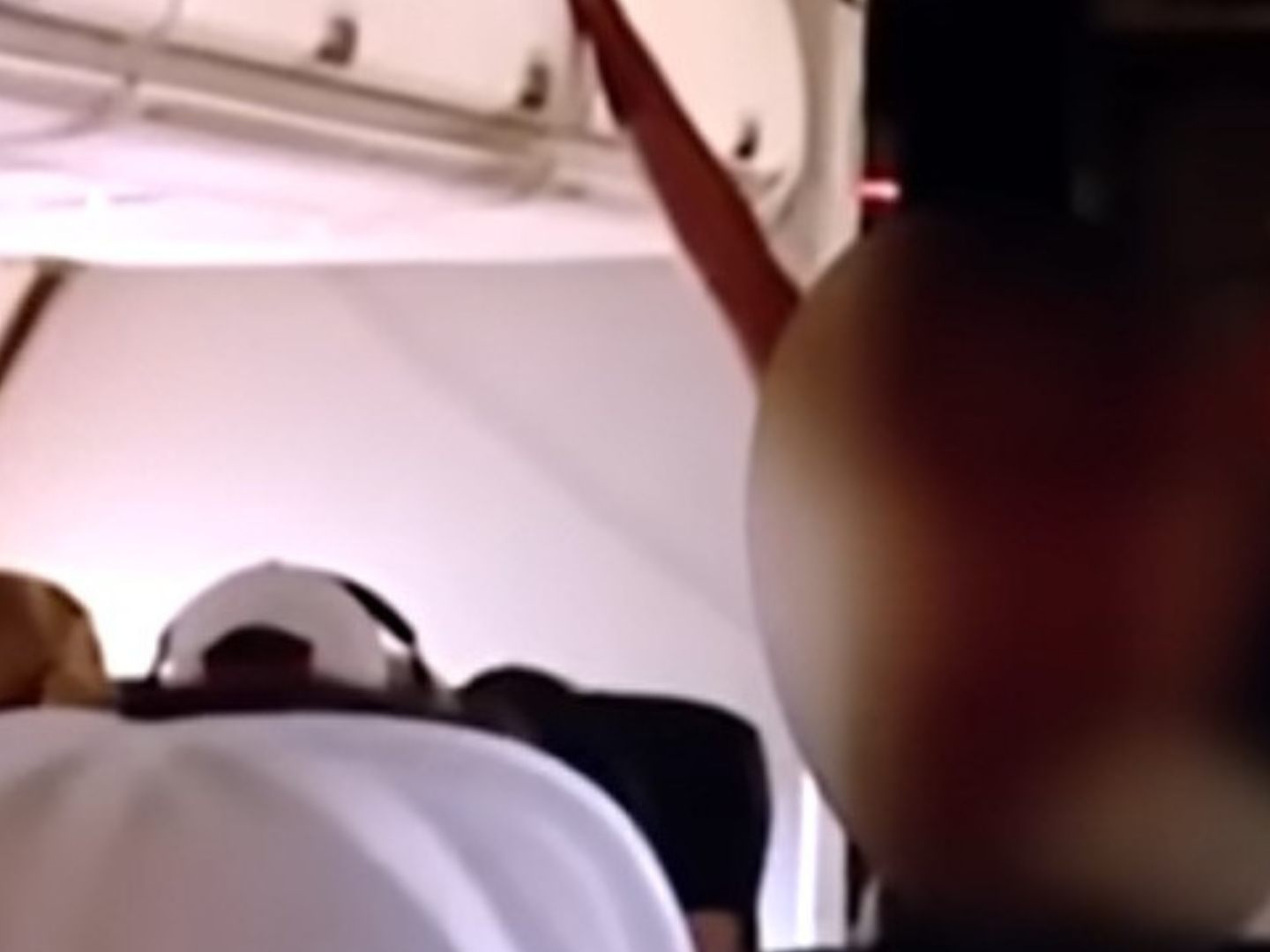 Eine nackte Frau sorgte auf einem Flug zwischen Houston und Phoenix für Chaos.