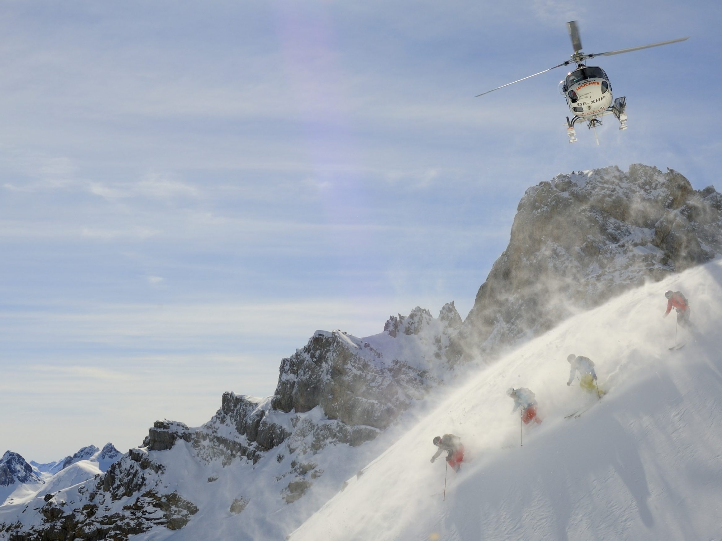 Heliskiing wird am Arlberg bis mindestens 2027 möglich sein. Heliskiing wird am Arlberg bis mindestens 2027 möglich sein.