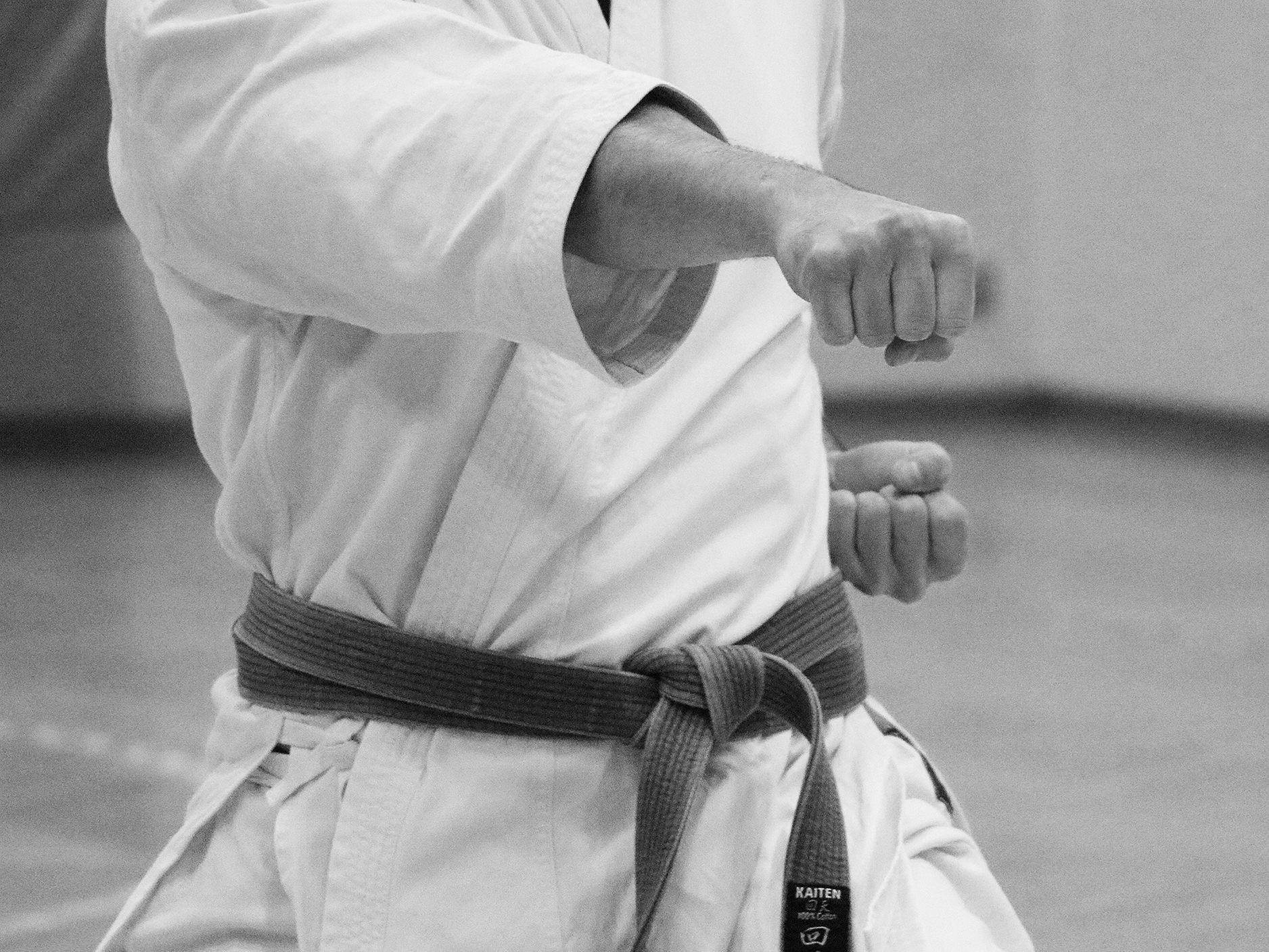 Trainiert wird im Stil des Traditionellen Shotokan Karate