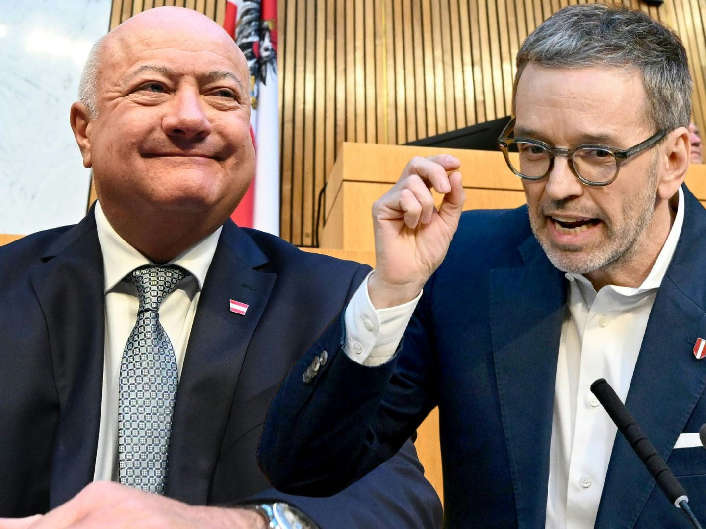 Kanzler nach Regierungserklärung ärztlich betreut Kanzler nach Regierungserklärung ärztlich betreut