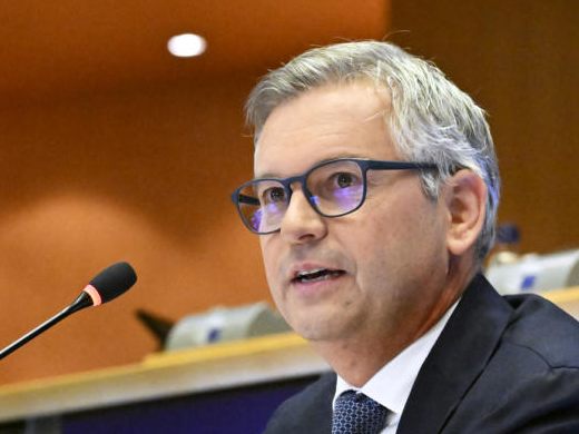 Brunner legt einen Vorschlag für ein härteres EU-Abschiebegesetz vor. Brunner legt einen Vorschlag für ein härteres EU-Abschiebegesetz vor.