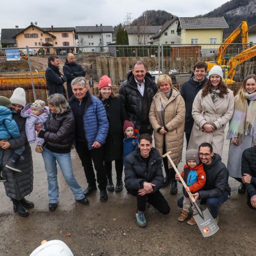 Familie Gstöhl freut sich auf den Startschuss für ihr Bauprojekt im Blattur in Götzis.