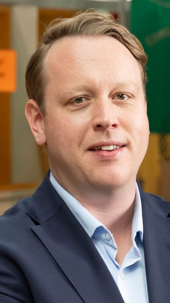 Anton Weber (re.) fechtet die Wahl in Hard an