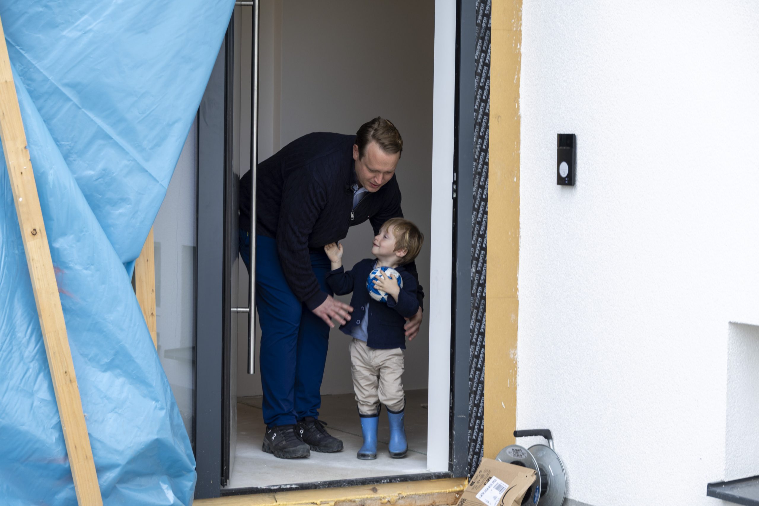 René Bickel hat das ehemalige Haus seiner Großeltern saniert und damit ein neues Zuhause für seine Familie geschaffen. René Bickel hat das ehemalige Haus seiner Großeltern saniert und damit ein neues Zuhause für seine Familie geschaffen.