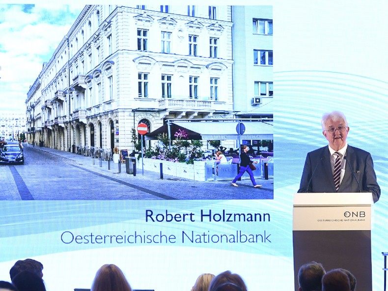 Robert Holzmann. Robert Holzmann.