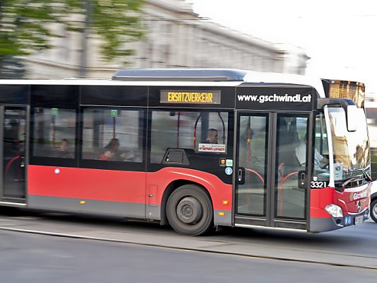 Ein Schienenersatzverkehr wurd eingerichet