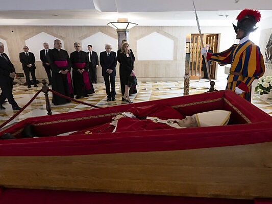 Papst Franziskus wird ab Mittwoch im Petersdom aufgebahrt Papst Franziskus wird ab Mittwoch im Petersdom aufgebahrt