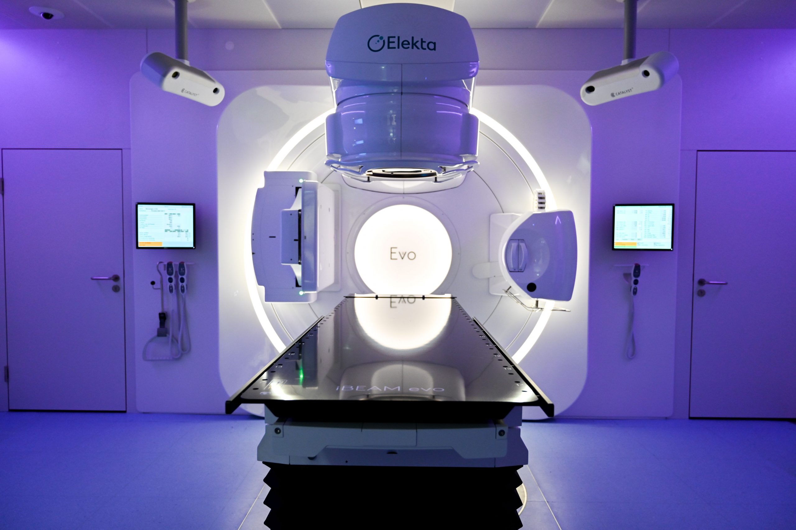 Österreich-Premiere für den Linearbeschleuniger „Elekta Evo“ mit KI-unterstütztem CT am LKH Feldkirch