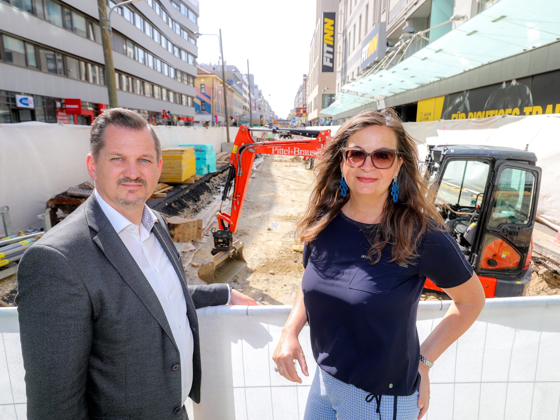 Die Neugestaltung der Fußgängerzone Favoritenstraße begonnen.