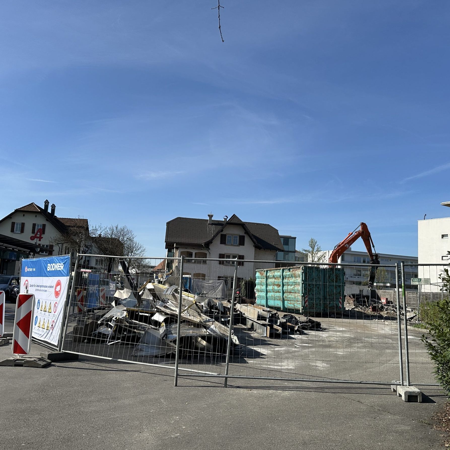 Die alte Tankstelle ist Geschichte.