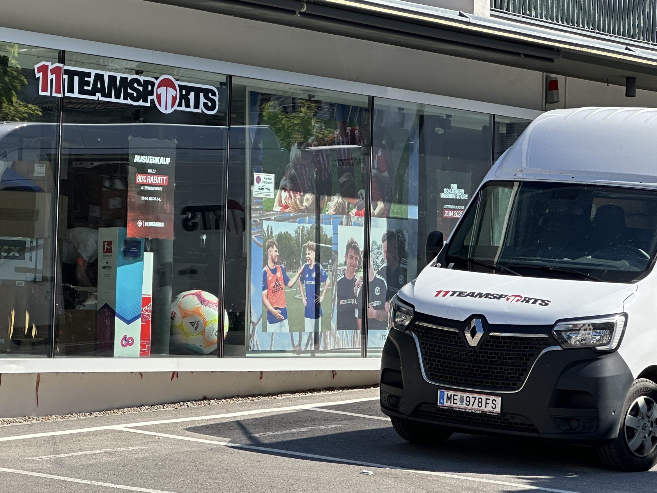 Sportausstatter 11teamsports hat den Store in Hohenems geschlossen.