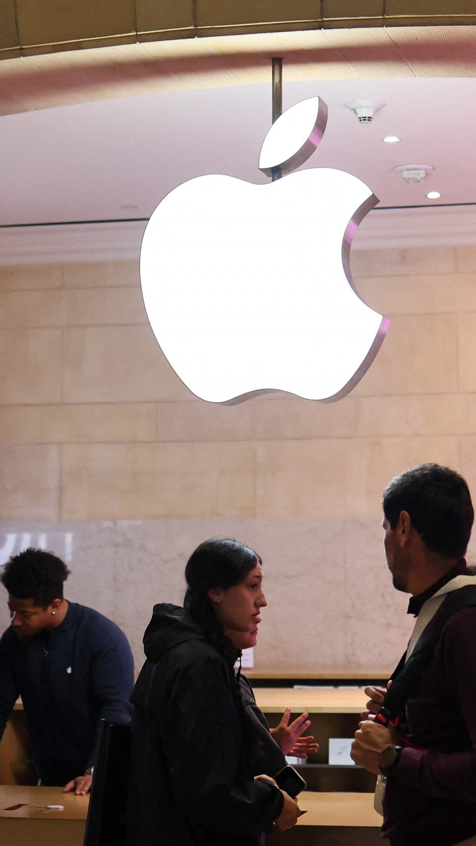 Der Zollkrieg des US-Präsidenten schadet Apple enorm. Die Aktie des Konzerns verlor rund ein Fünftel ihres Werts.