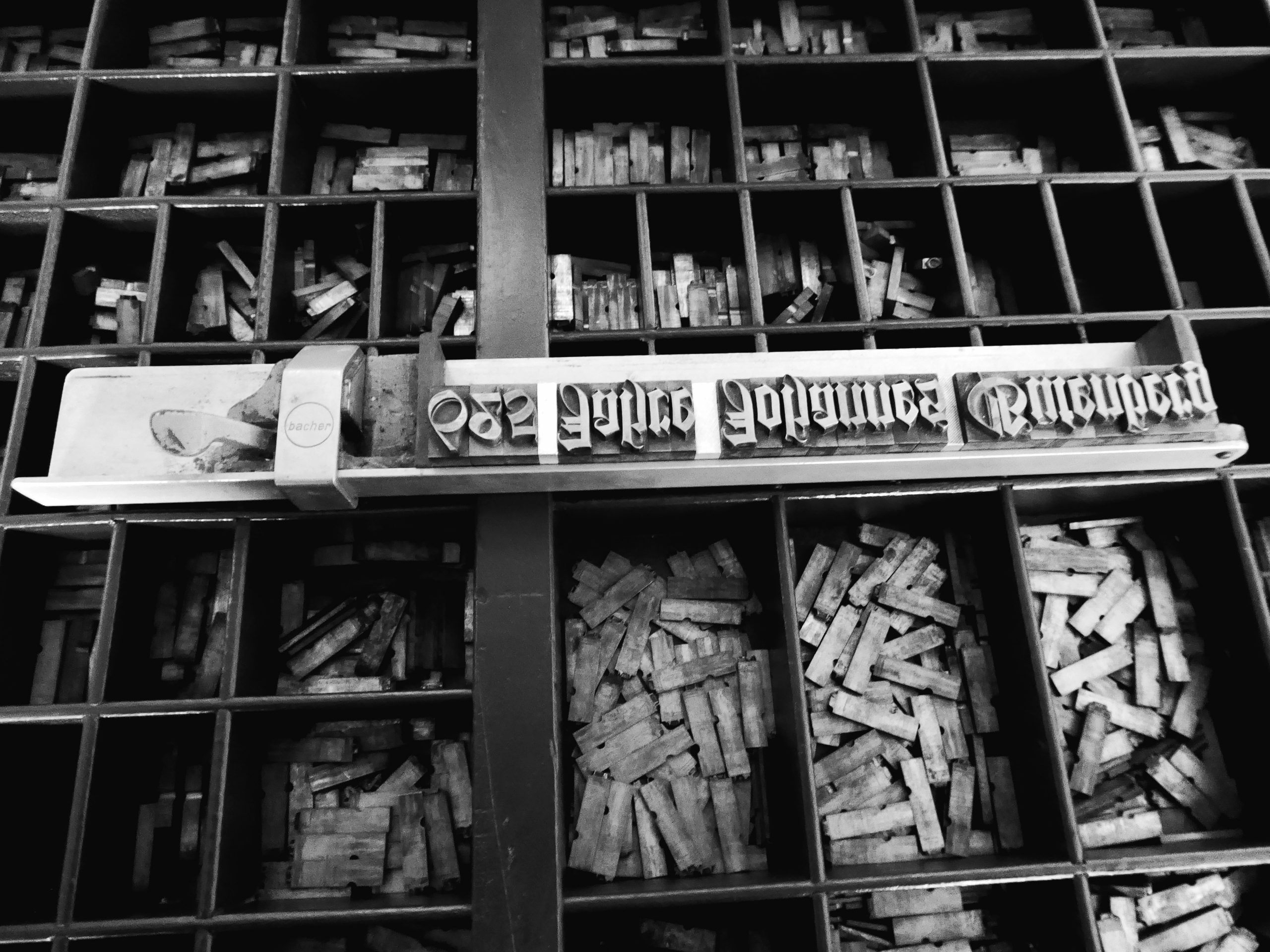 Göfis war einst eine Hochburg der „Schwarzen Kunst“: Jubiläumsfeier am Dorfmarkt am Samstag, 26. April. Göfis war einst eine Hochburg der „Schwarzen Kunst“: Jubiläumsfeier am Dorfmarkt am Samstag, 26. April.