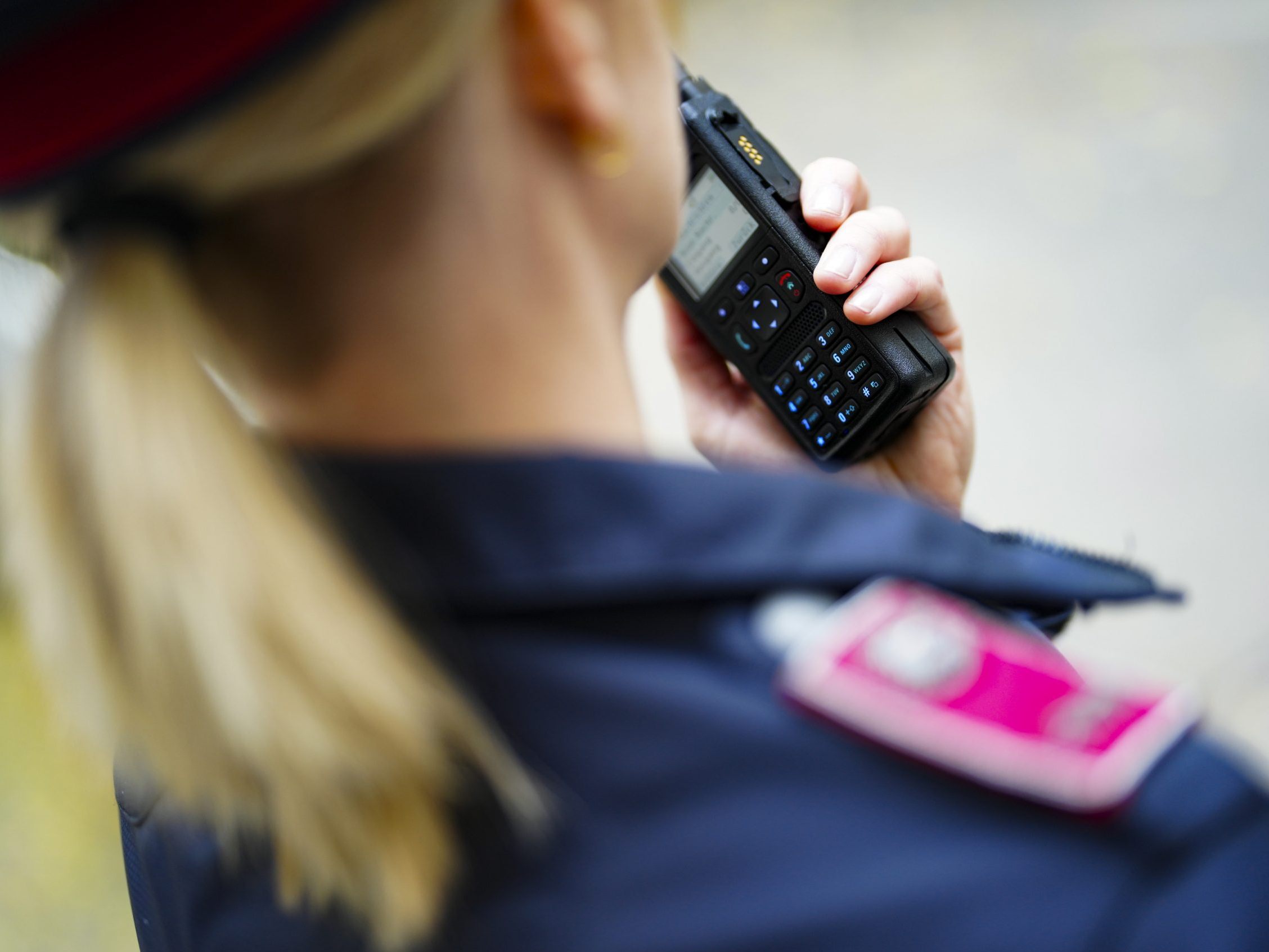 Die Polizei verhaftete die mutmaßliche Ladendiebin.