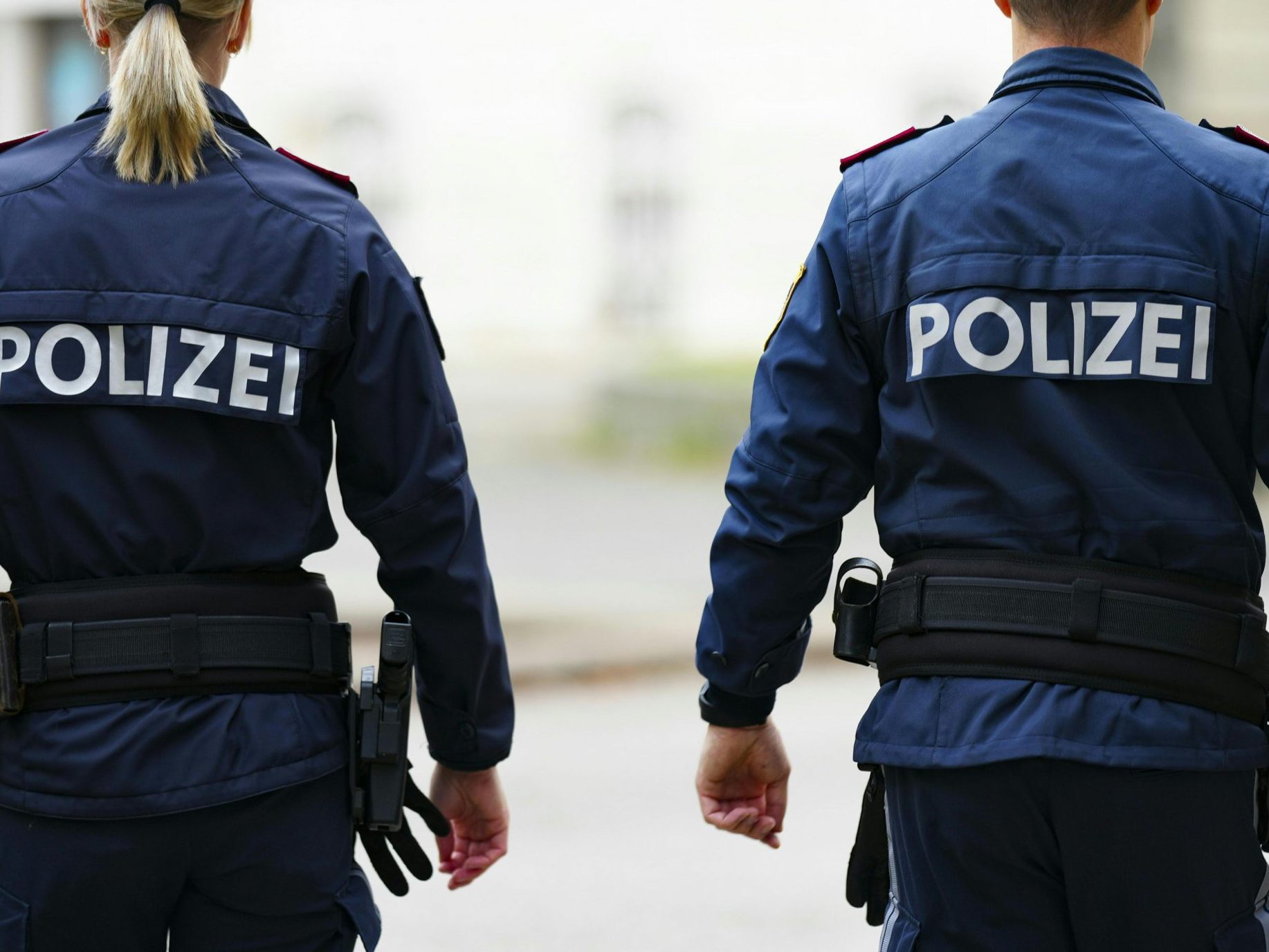 Die Tatverdächtigen wurden in eine Justizanstalt gebracht. Die Tatverdächtigen wurden in eine Justizanstalt gebracht.