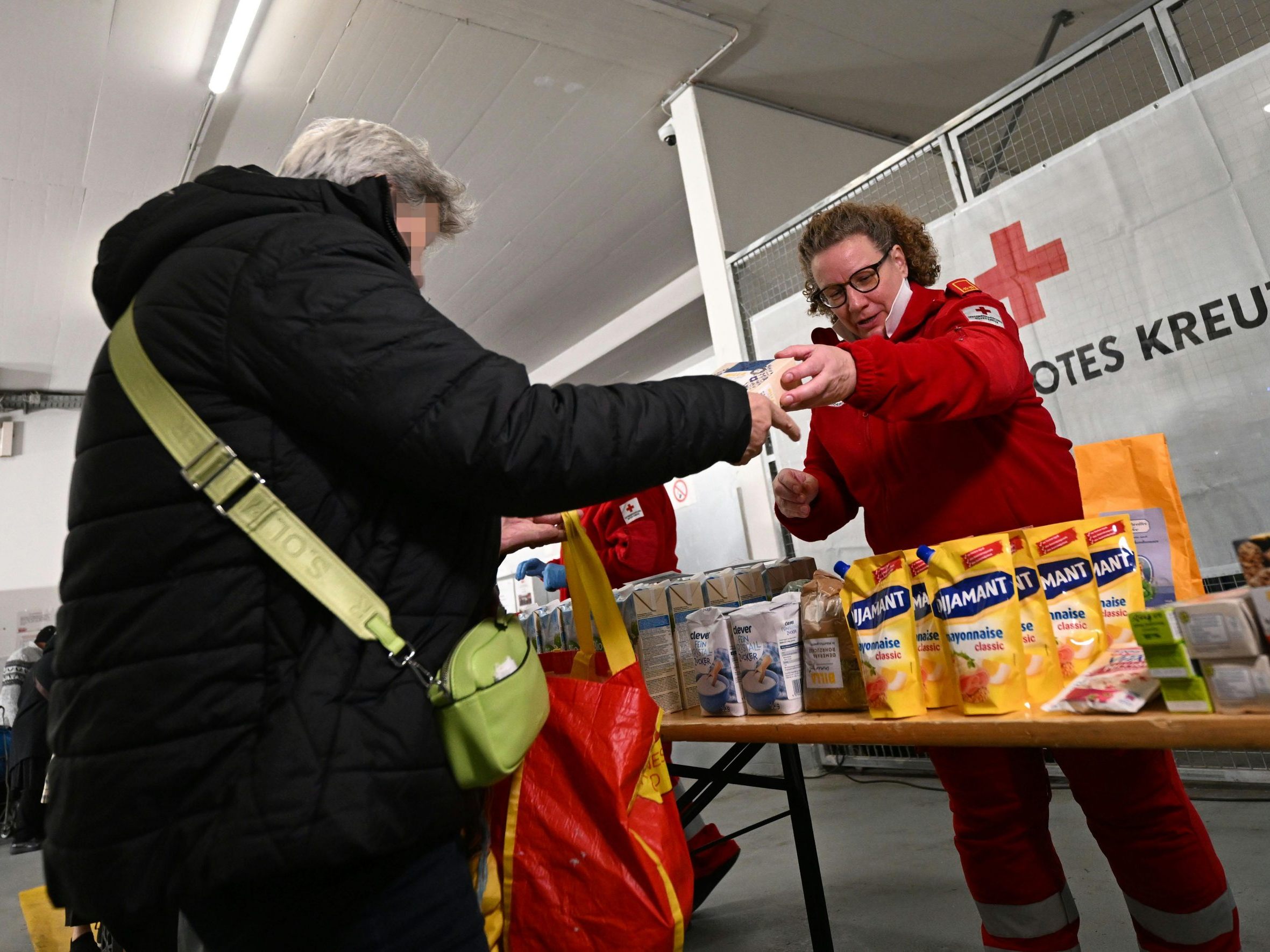 Eingespart werden dürfe nicht bei jenen, die ohnehin benachteiligt seien, forderte die Armutskonferenz