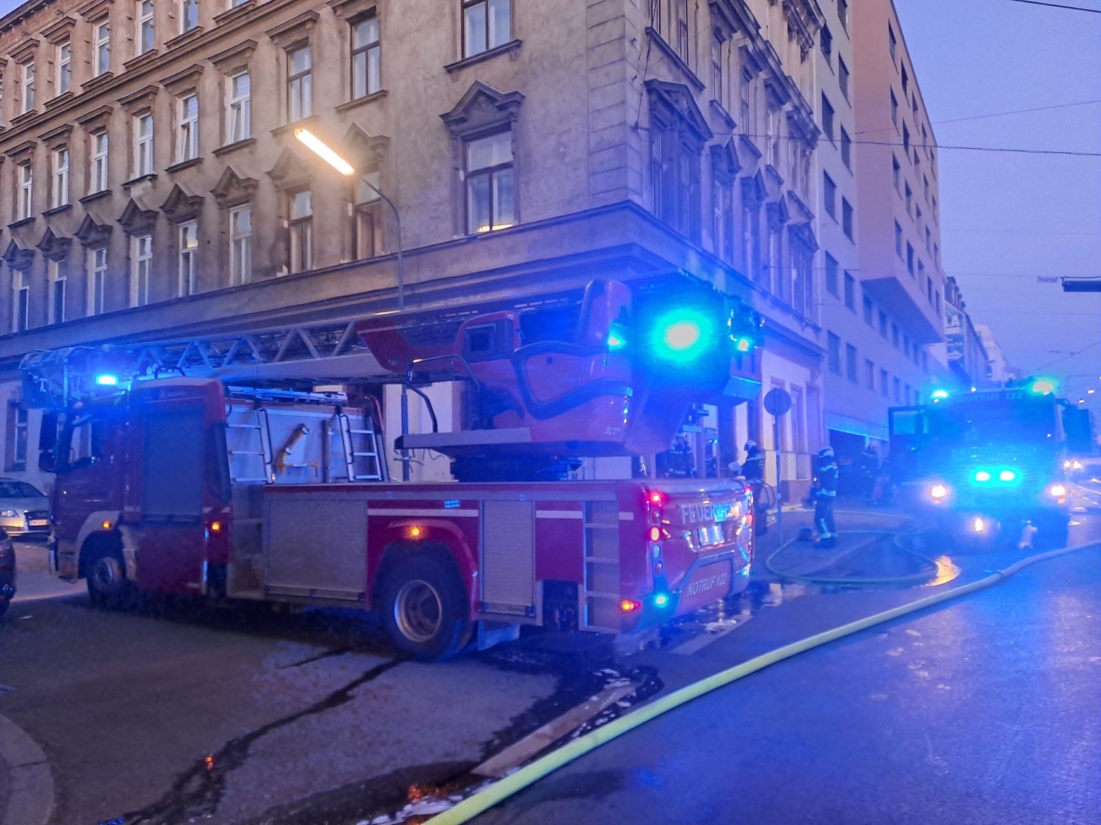Brand mit einer Verletzten in Wien-Simmering. Brand mit einer Verletzten in Wien-Simmering.