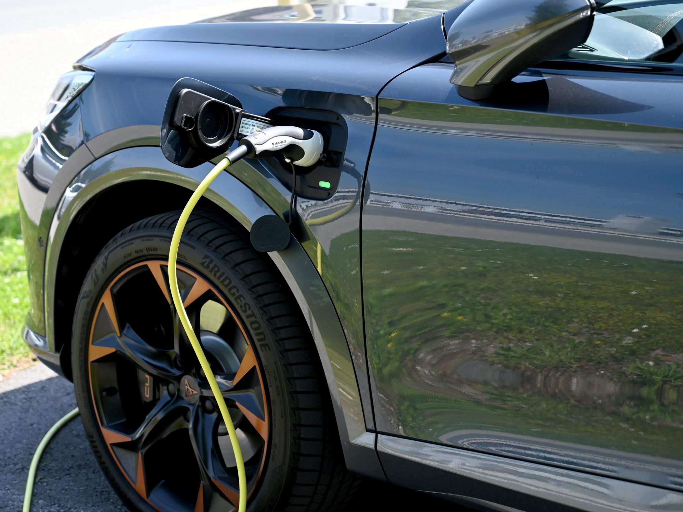 Ein massives Plus bei den Auto-Neuzulassungen gibt es bei reinen E-Autos.