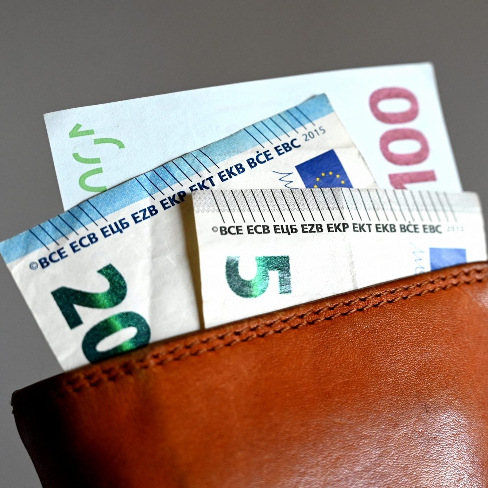 Die Gewerkschaften lehnen eine Nulllohnrunde ab.