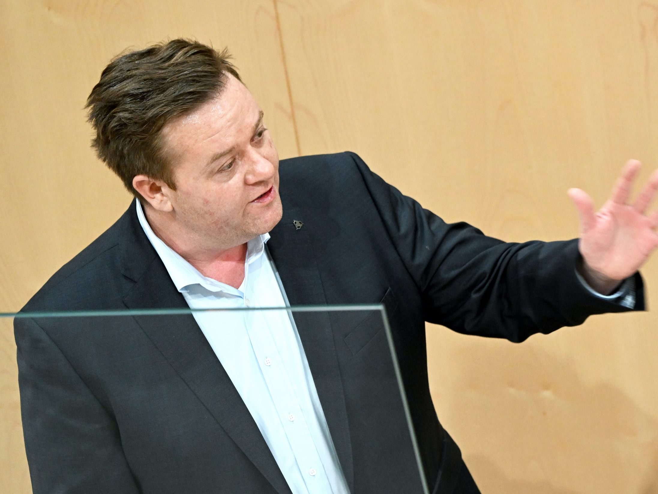 Mario Lindner will zu der verbotenen Budapest Pride reisen. Mario Lindner will zu der verbotenen Budapest Pride reisen.