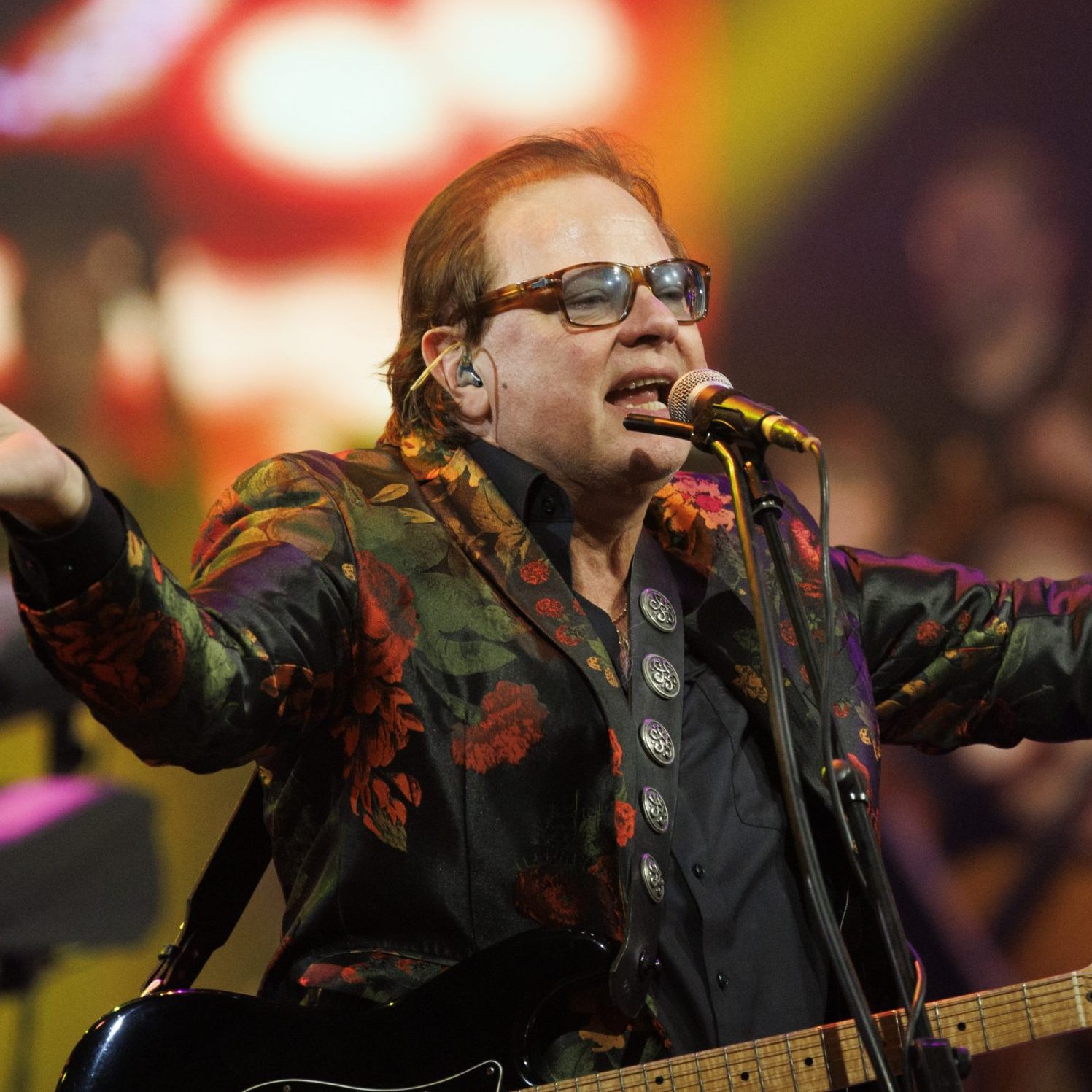 Von der ersten Band im Kinderdorf bis ins amerikanische Fernsehen mit "Live Is Life".