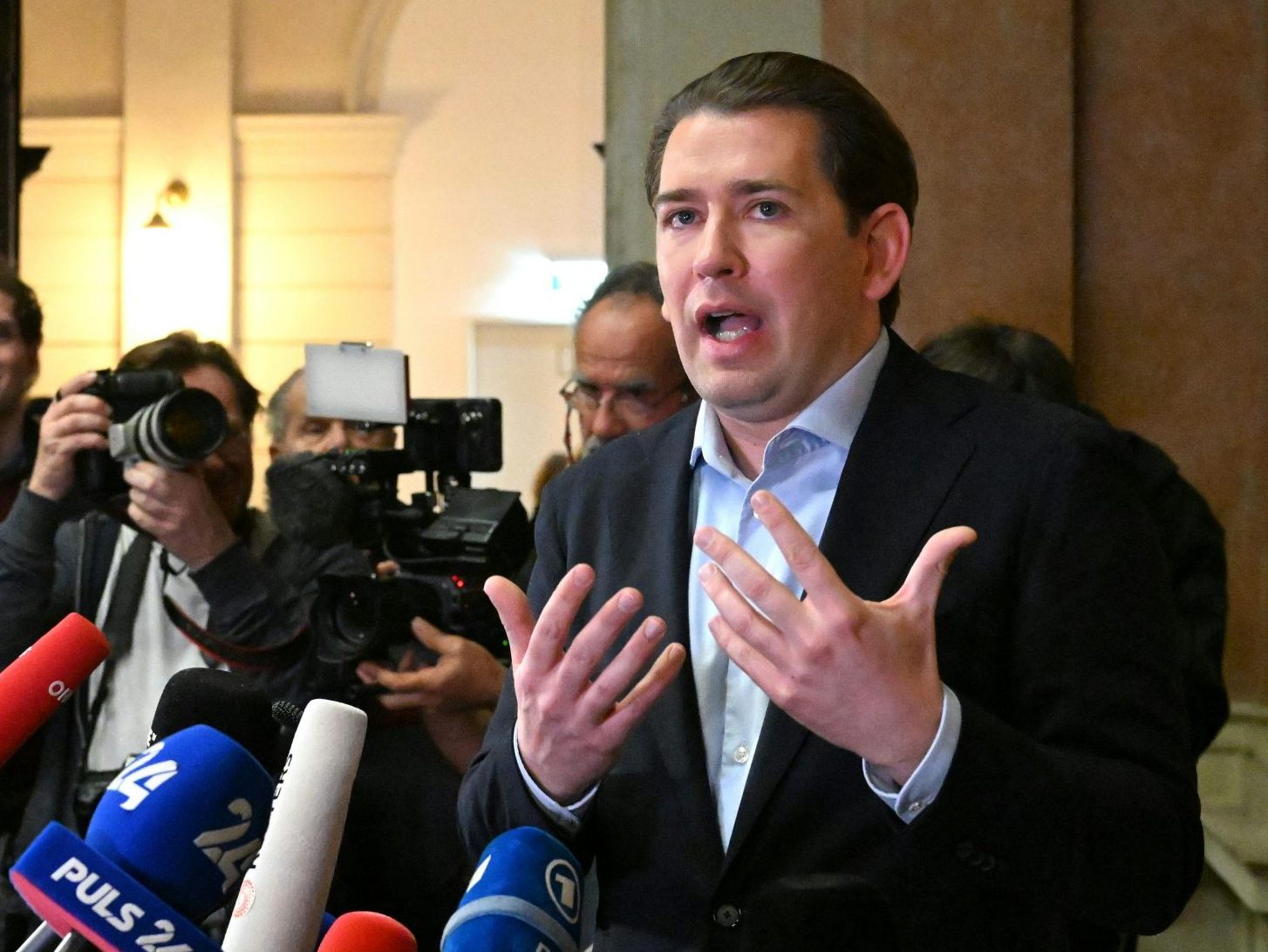 Altkanzler Kurz nach dem Prozess wegen Falschaussage im Ibiza-U-Ausschuss. Altkanzler Kurz nach dem Prozess wegen Falschaussage im Ibiza-U-Ausschuss.