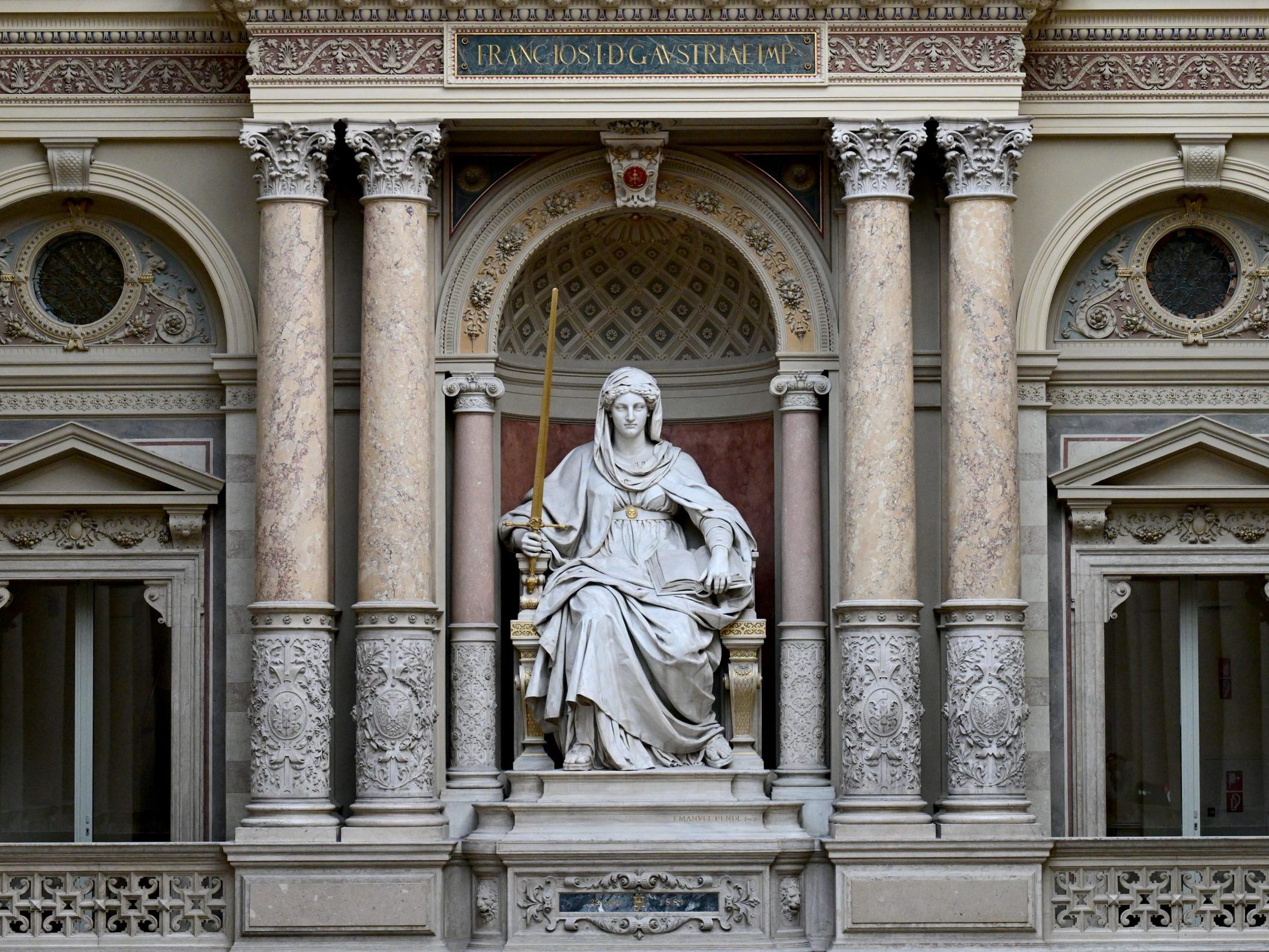 Die Unterbringung des Beschuldigten wurde beantragt.