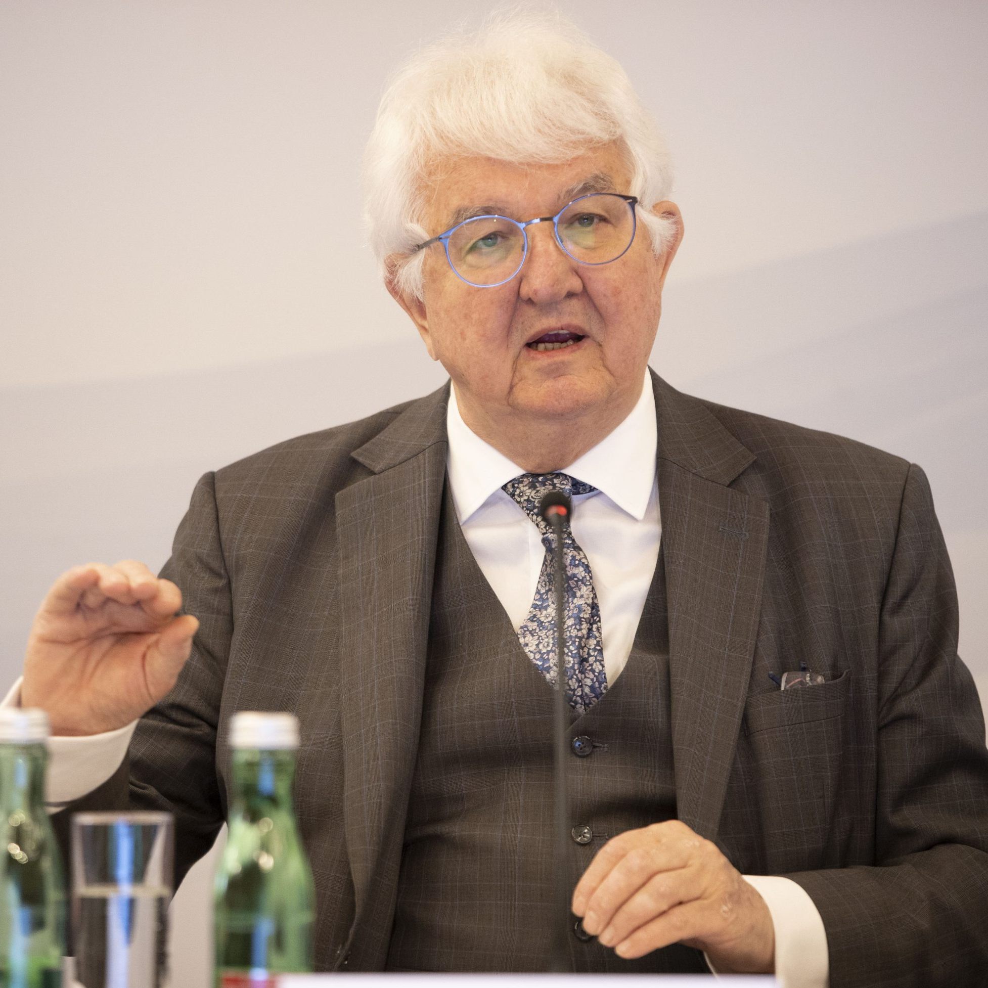 OeNB-Chef Holzmann sieht keinen Grund für eine weitere Zinssenkung.