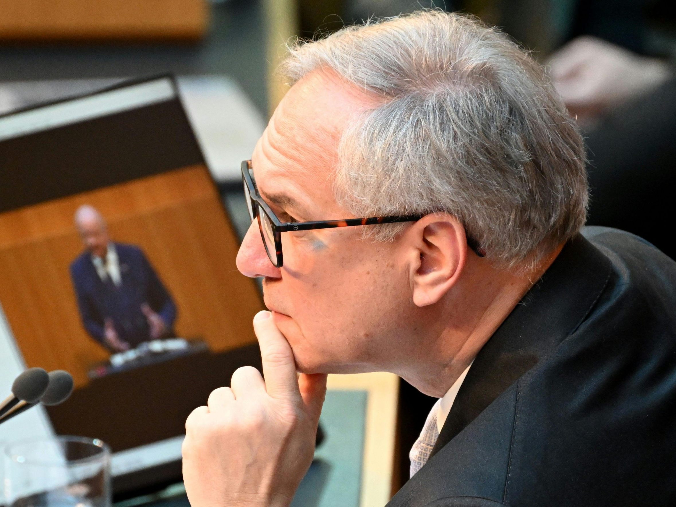 Rosenkranz weise keine Verbindungen zum Innenressort auf und sei deswegen laut FPÖ nicht befangen.