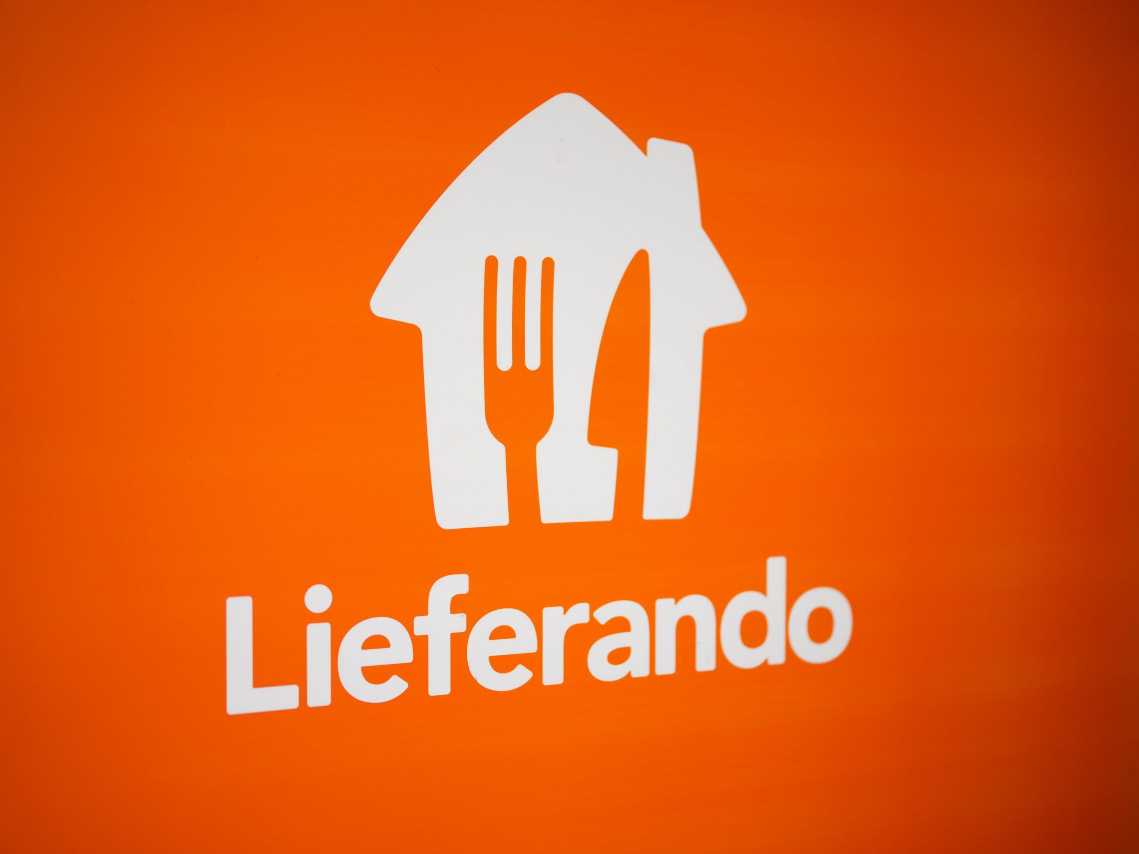 Lieferando hat einen Sozialplan für gekündigte Fahrer vorgelegt. Lieferando hat einen Sozialplan für gekündigte Fahrer vorgelegt.