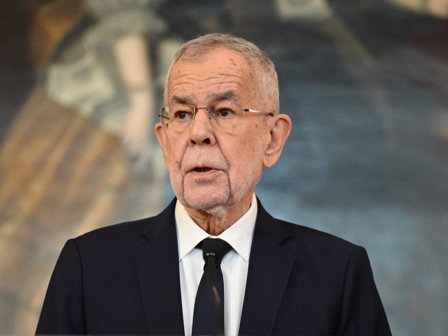 Bundespräsident Van der Bellen gedenkt der Wiedererrichtung der Republik Österreich vor genau 80 Jahren. Bundespräsident Van der Bellen gedenkt der Wiedererrichtung der Republik Österreich vor genau 80 Jahren.