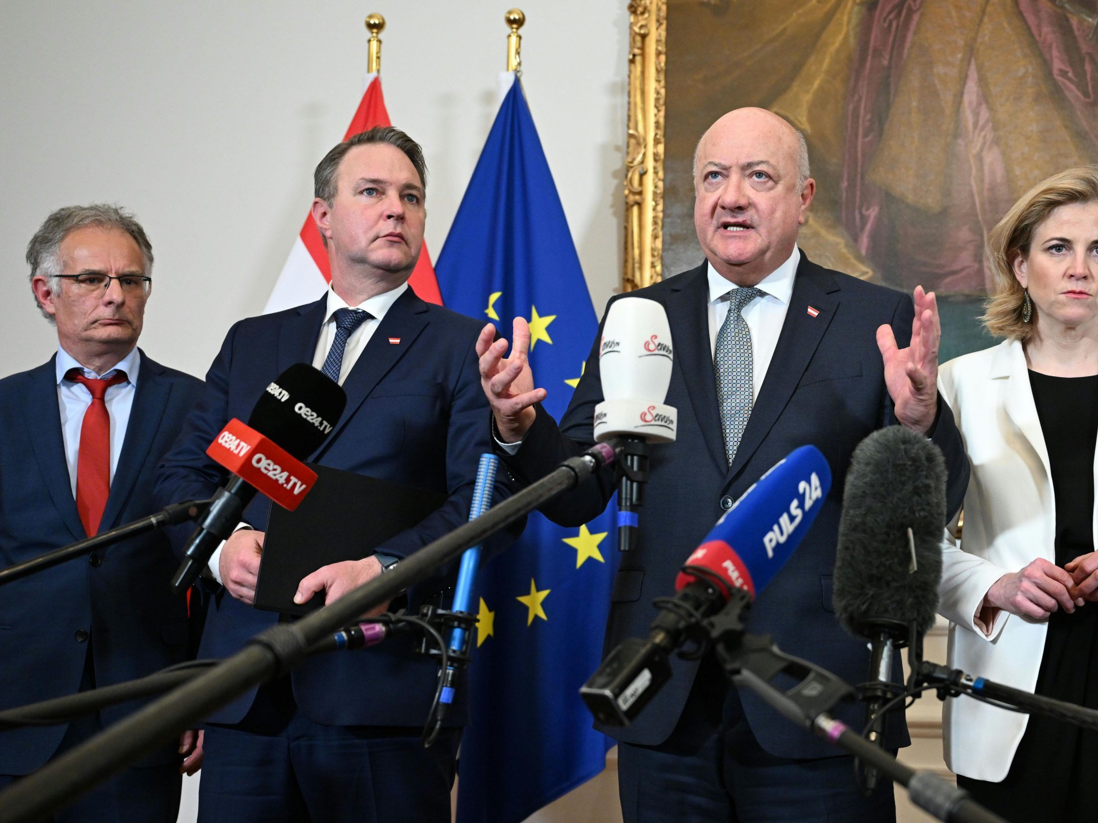 Kein anderes Regierungsmitglied steht im Vertrauensindex so gut da wie Finanzminister Marterbauer (links). Kein anderes Regierungsmitglied steht im Vertrauensindex so gut da wie Finanzminister Marterbauer (links).