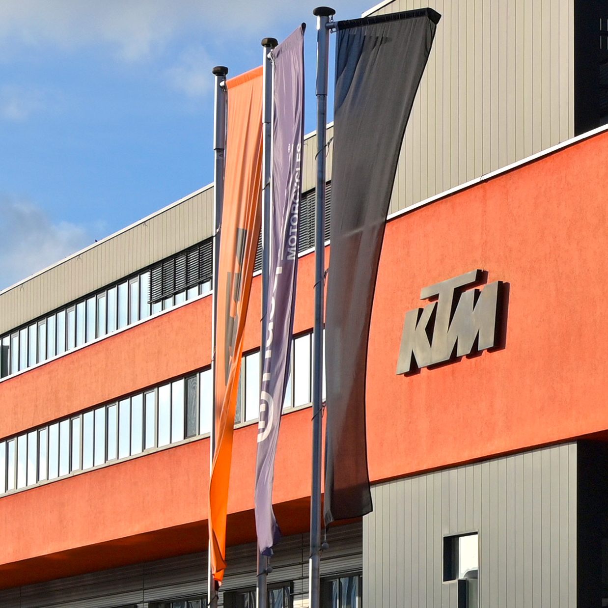 KTM fährt ab Montag erneut die Produktion herunter.