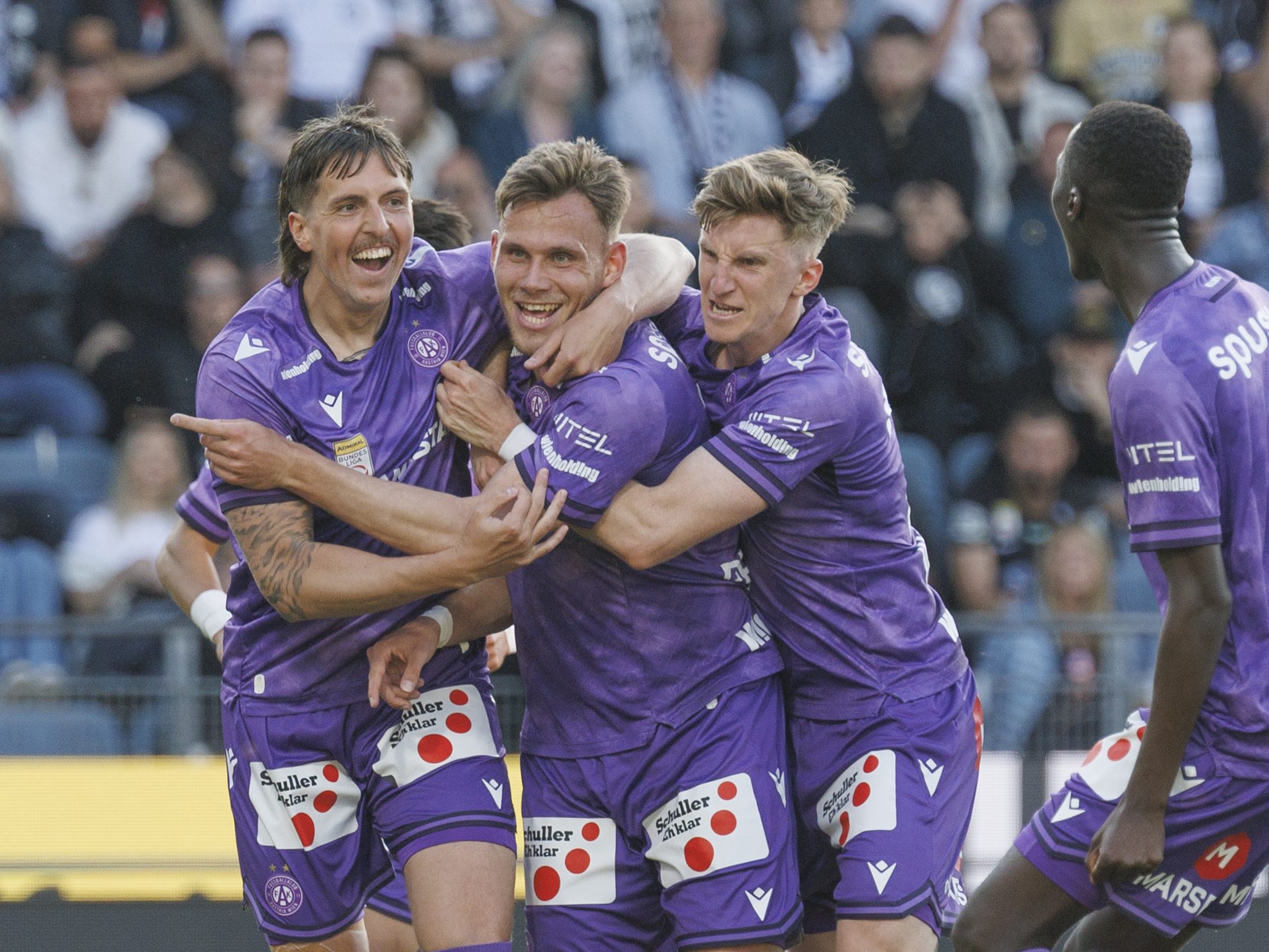 Prelec (2.v.l.) katapultierte Austria gegen Sturm an Tabellenspitze. Prelec (2.v.l.) katapultierte Austria gegen Sturm an Tabellenspitze.