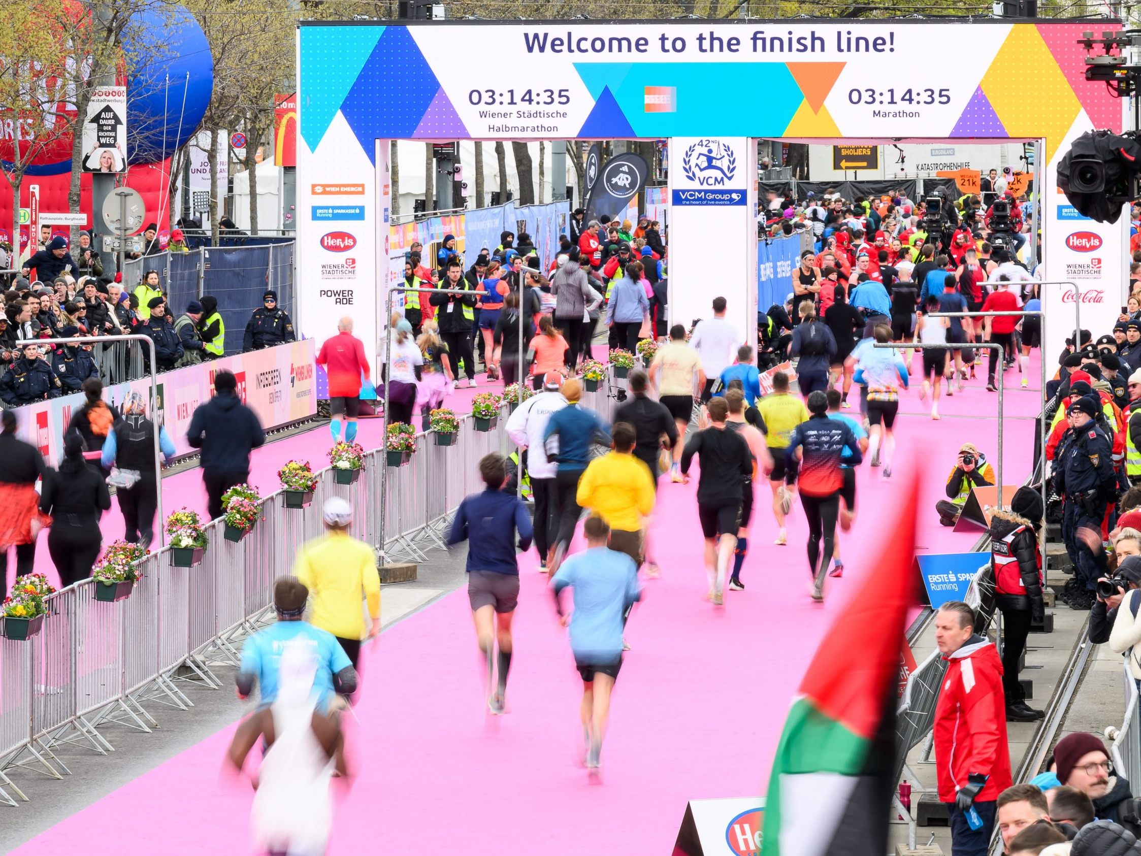 Finisher-Rekord beim Vienna City Marathon. Finisher-Rekord beim Vienna City Marathon.