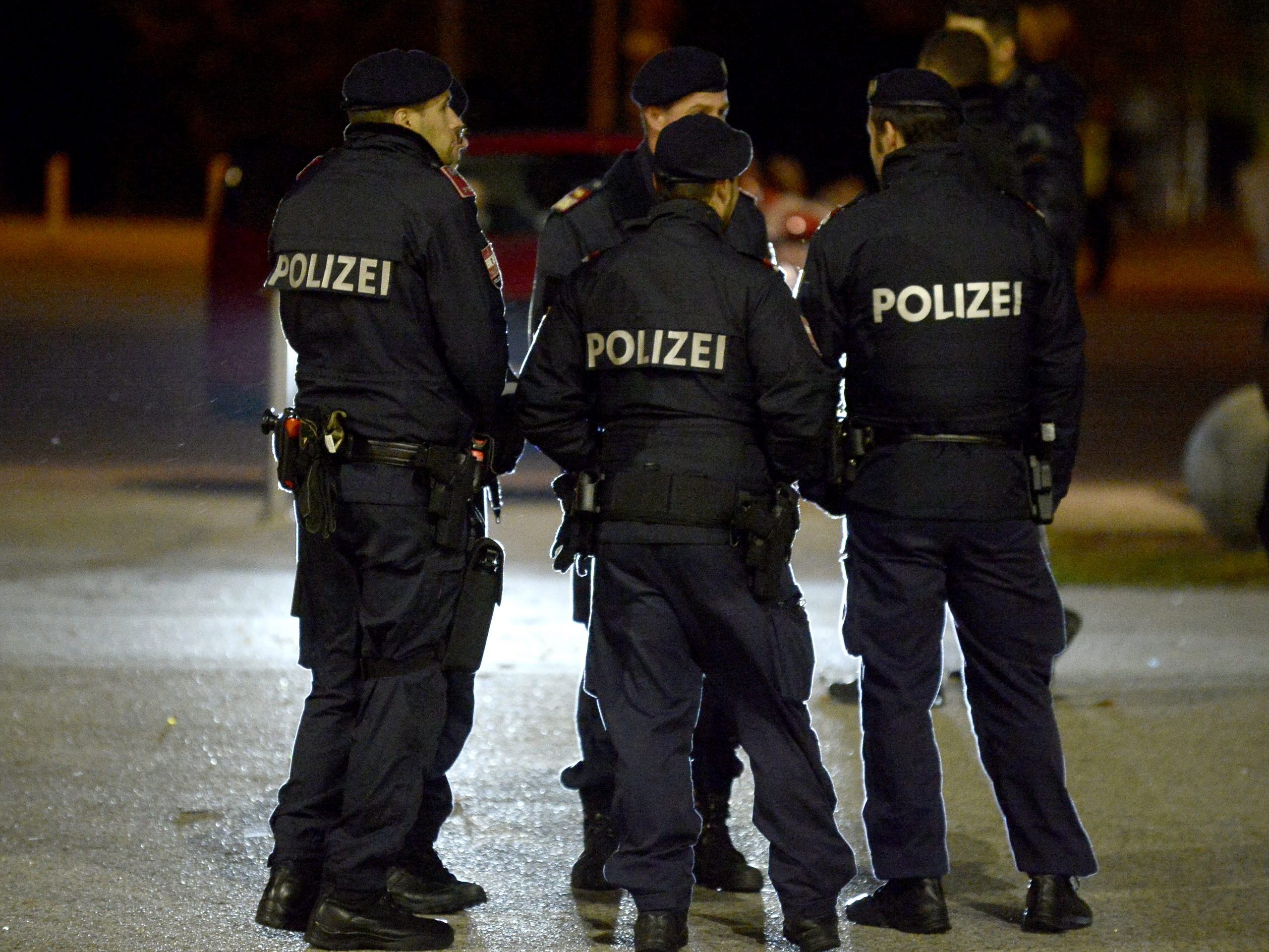 Der bewaffnete Räuber konnte unerkannt flüchten.