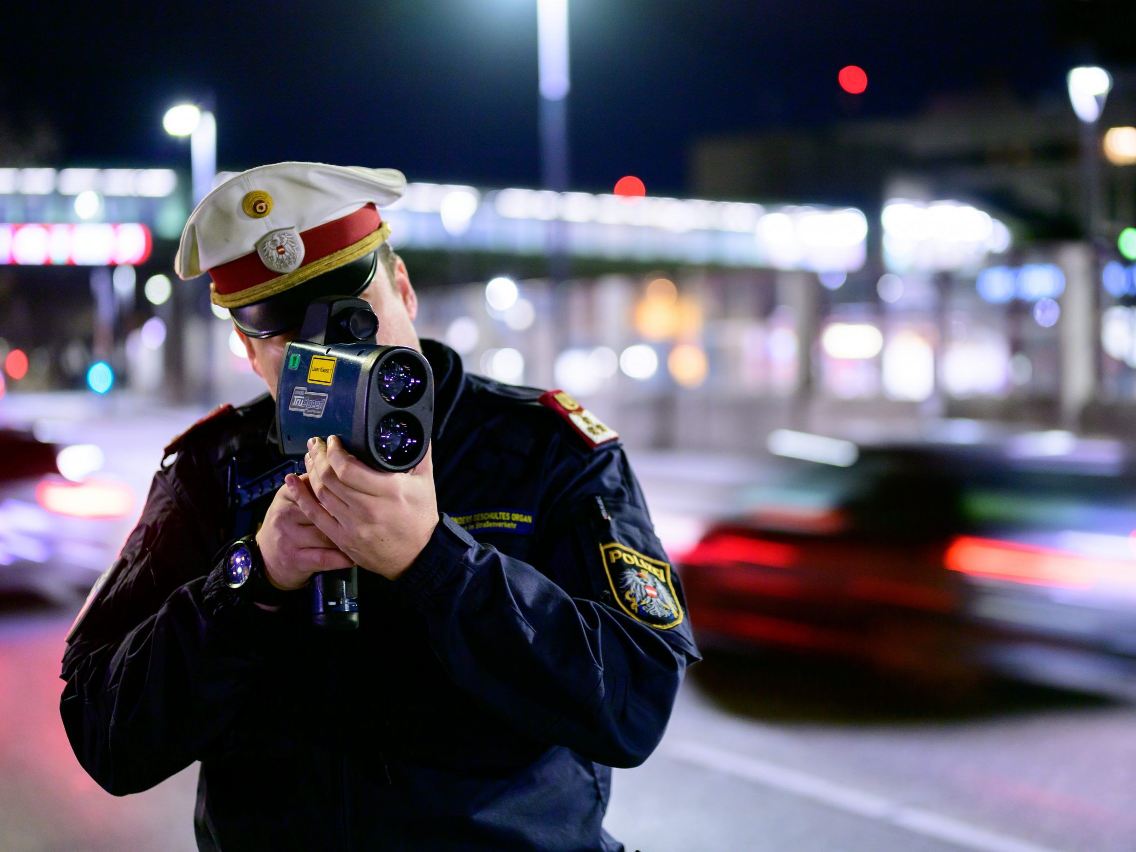 Der Pkw wurde mit 156 km/h vom Radar erfasst. Der Pkw wurde mit 156 km/h vom Radar erfasst.