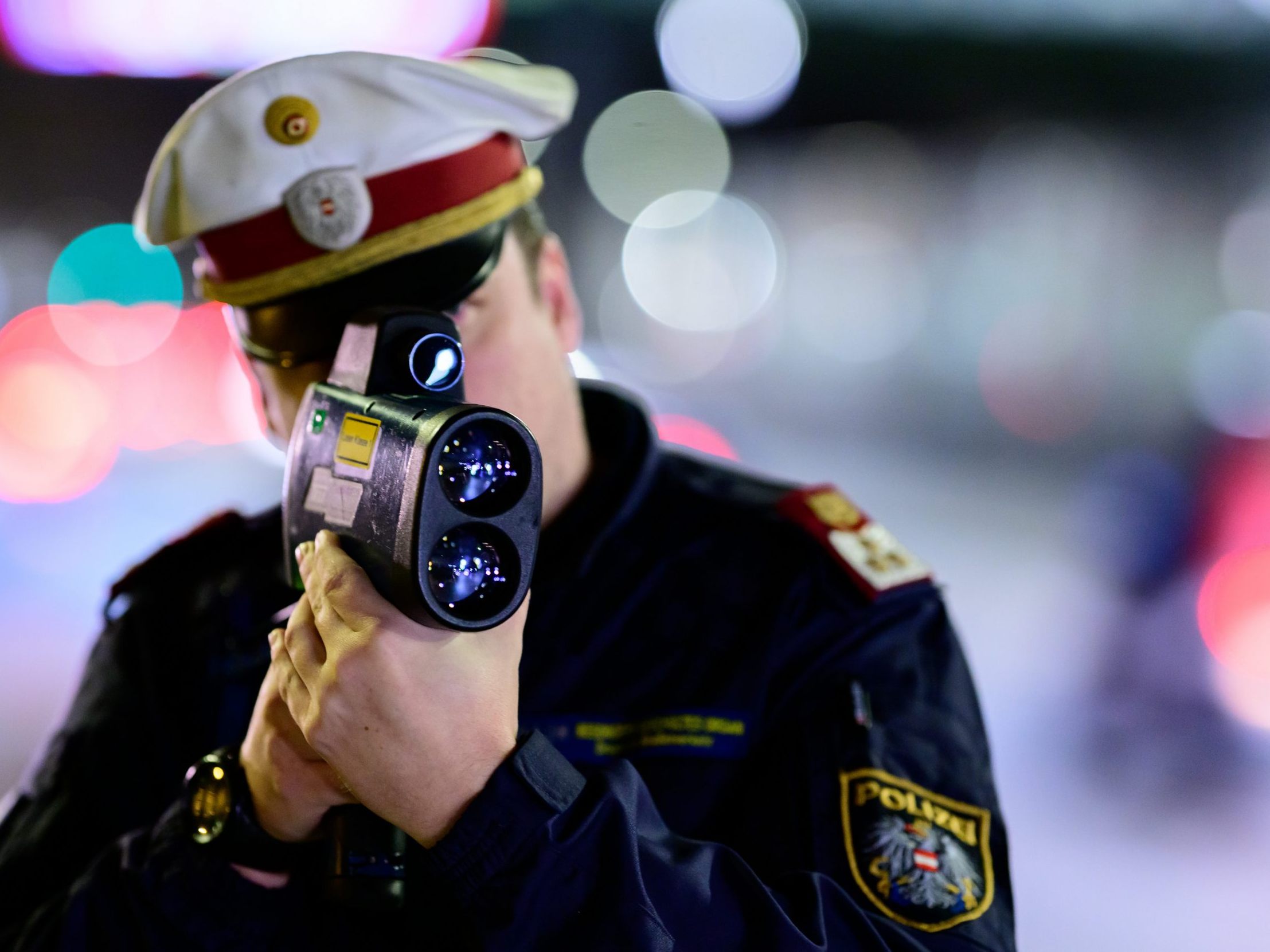 Der verletzte Polizist konnte seinen Dienst fortsetzen.